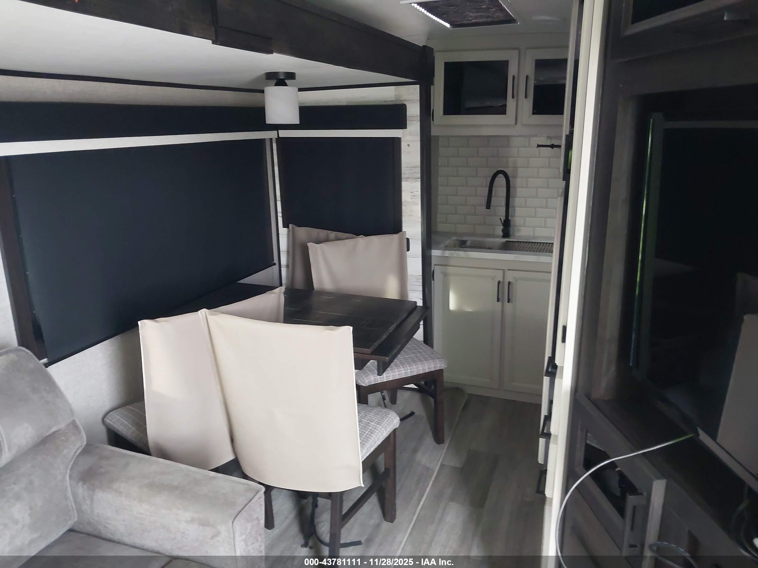 JAYCO WHITE image 8