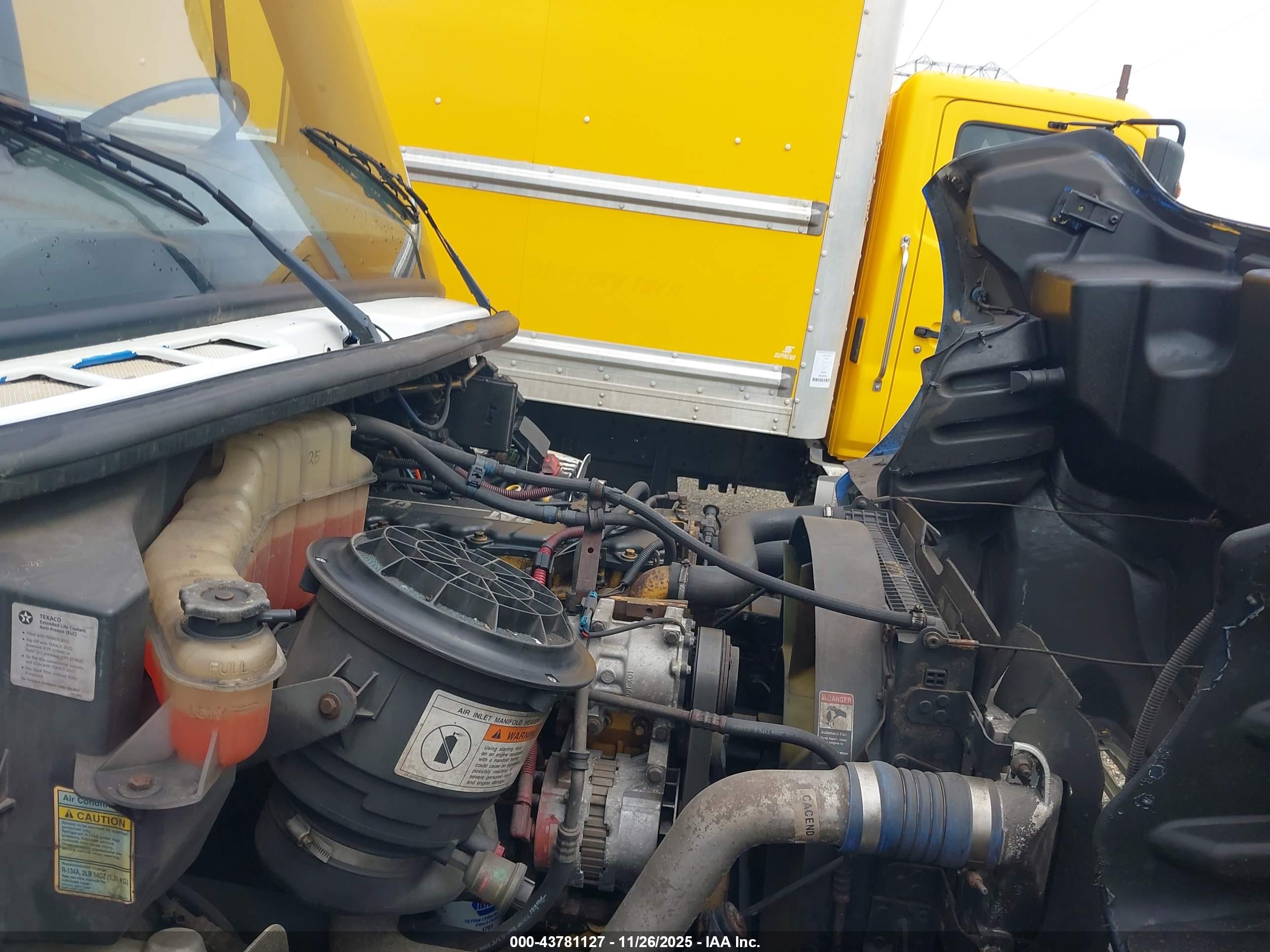 FREIGHTLINER M2 image 10