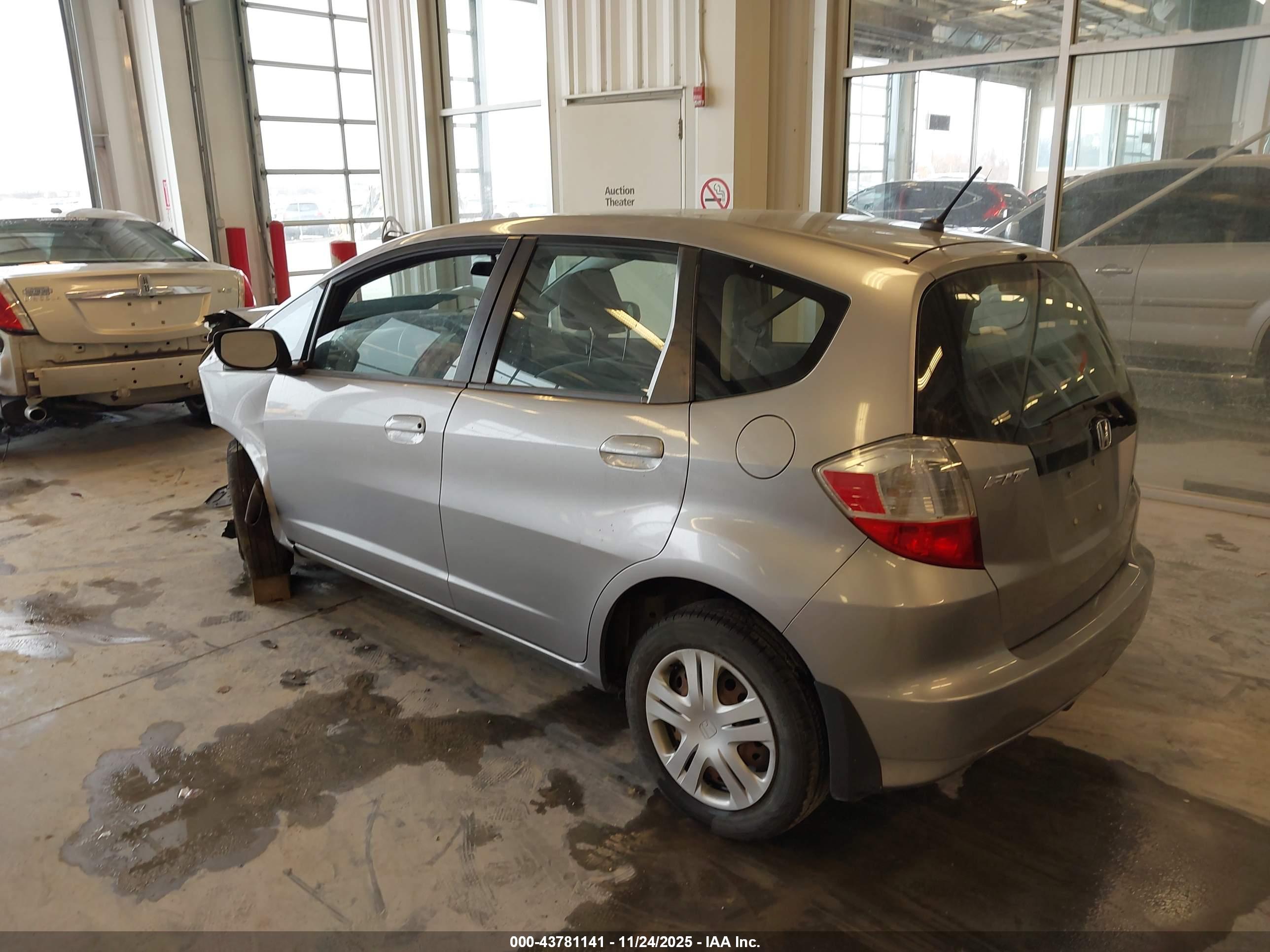 HONDA FIT image 3