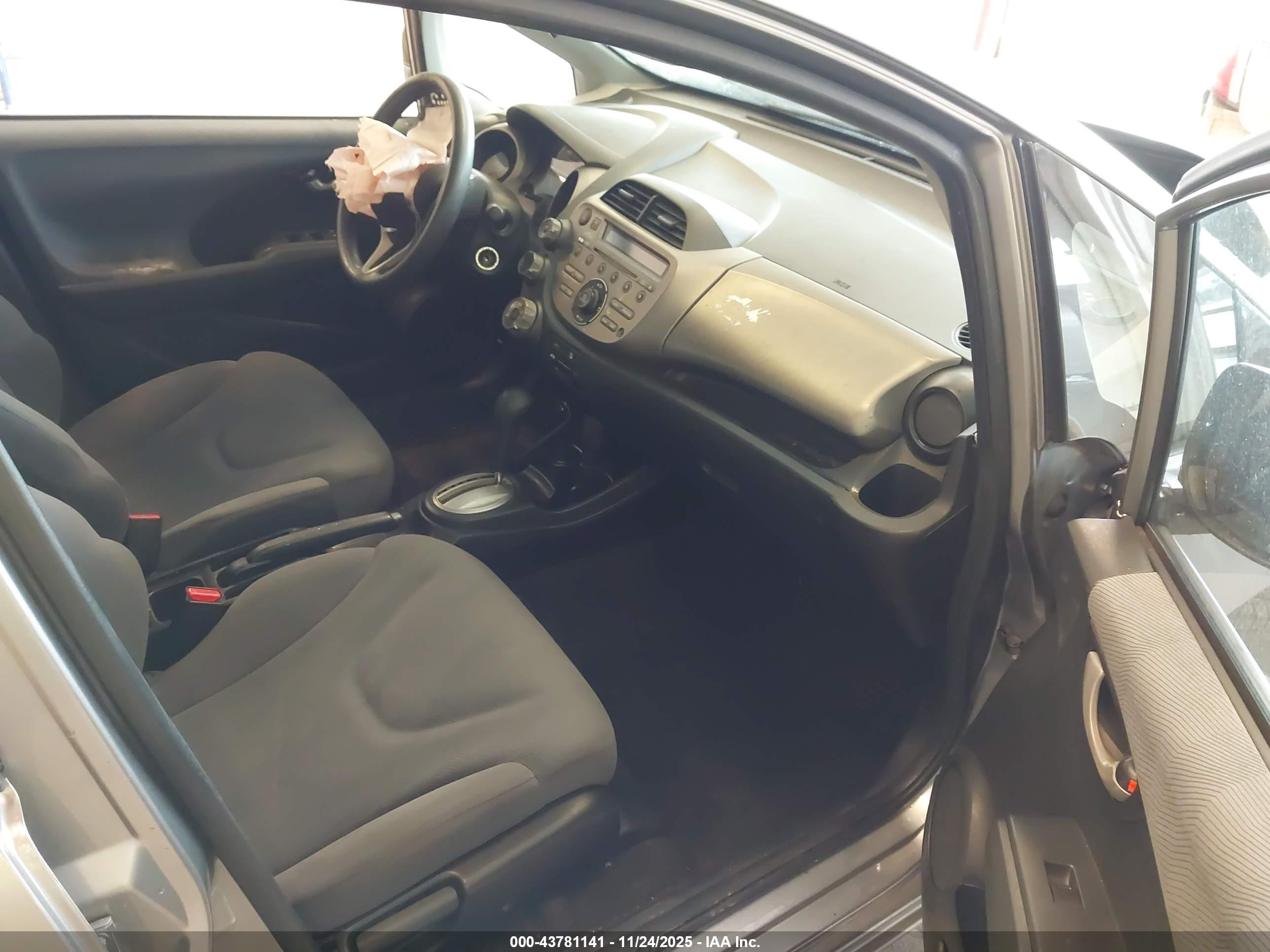 HONDA FIT image 5