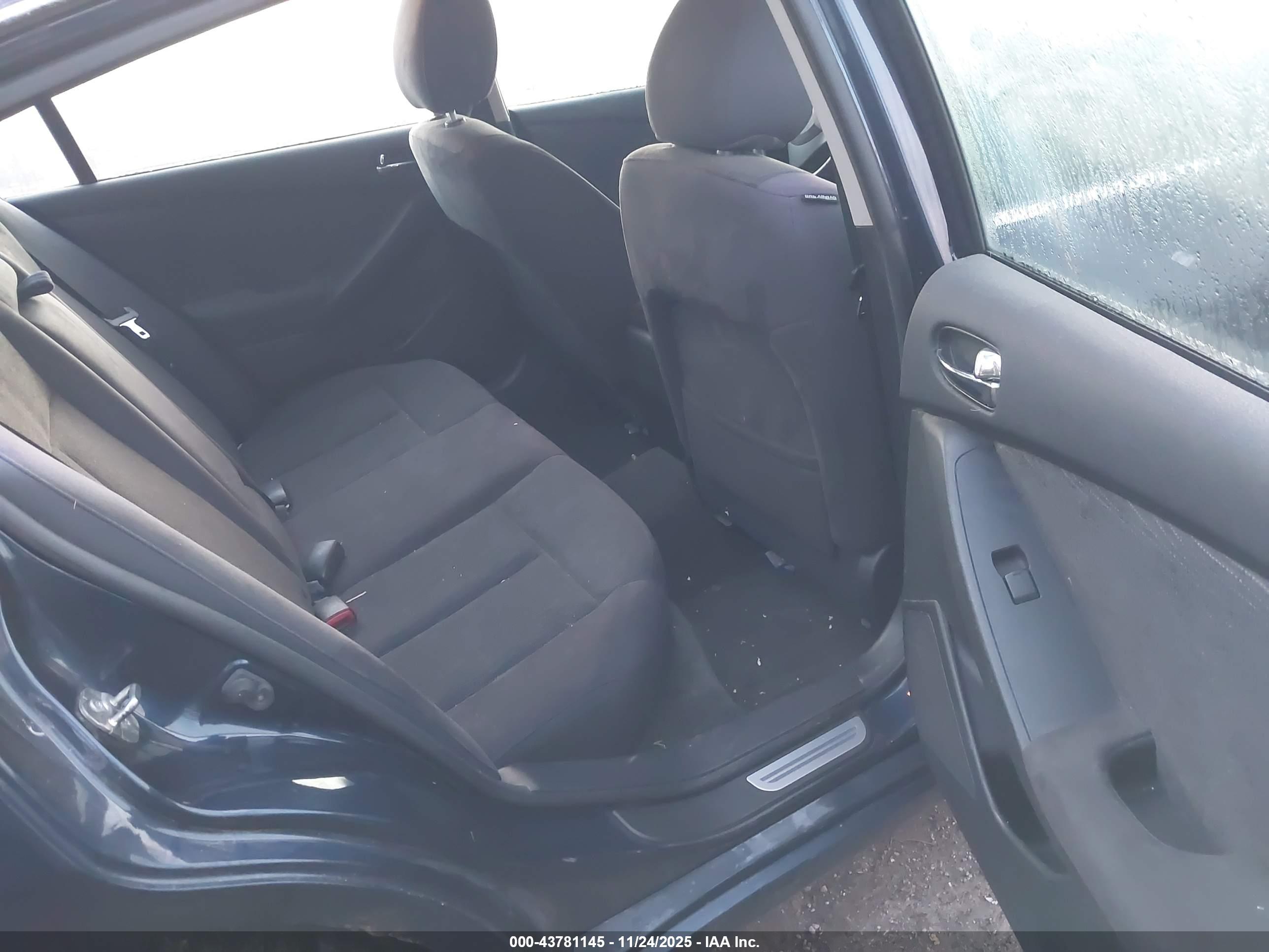NISSAN ALTIMA image 8