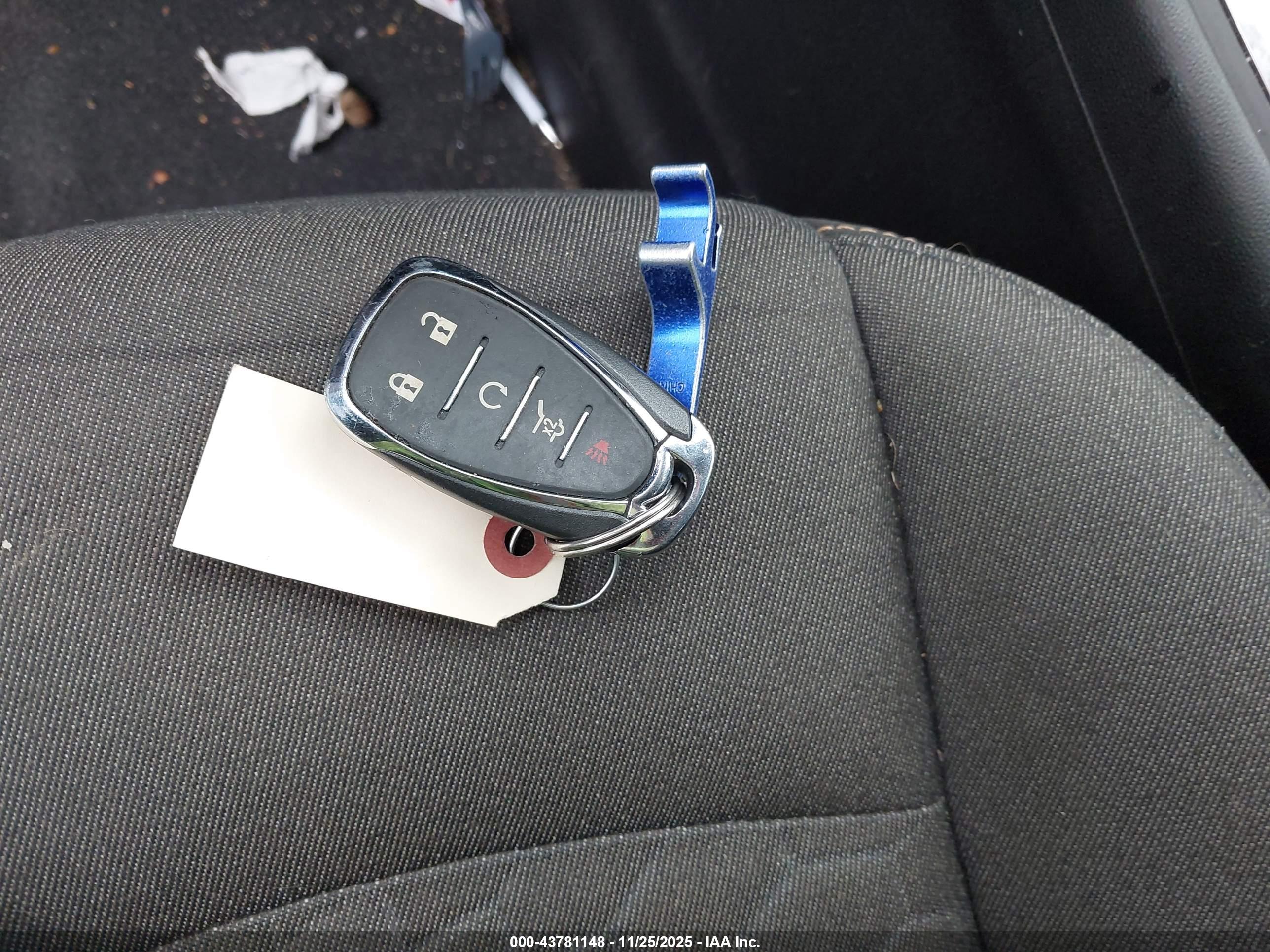 CHEVROLET EQUINOX image 11