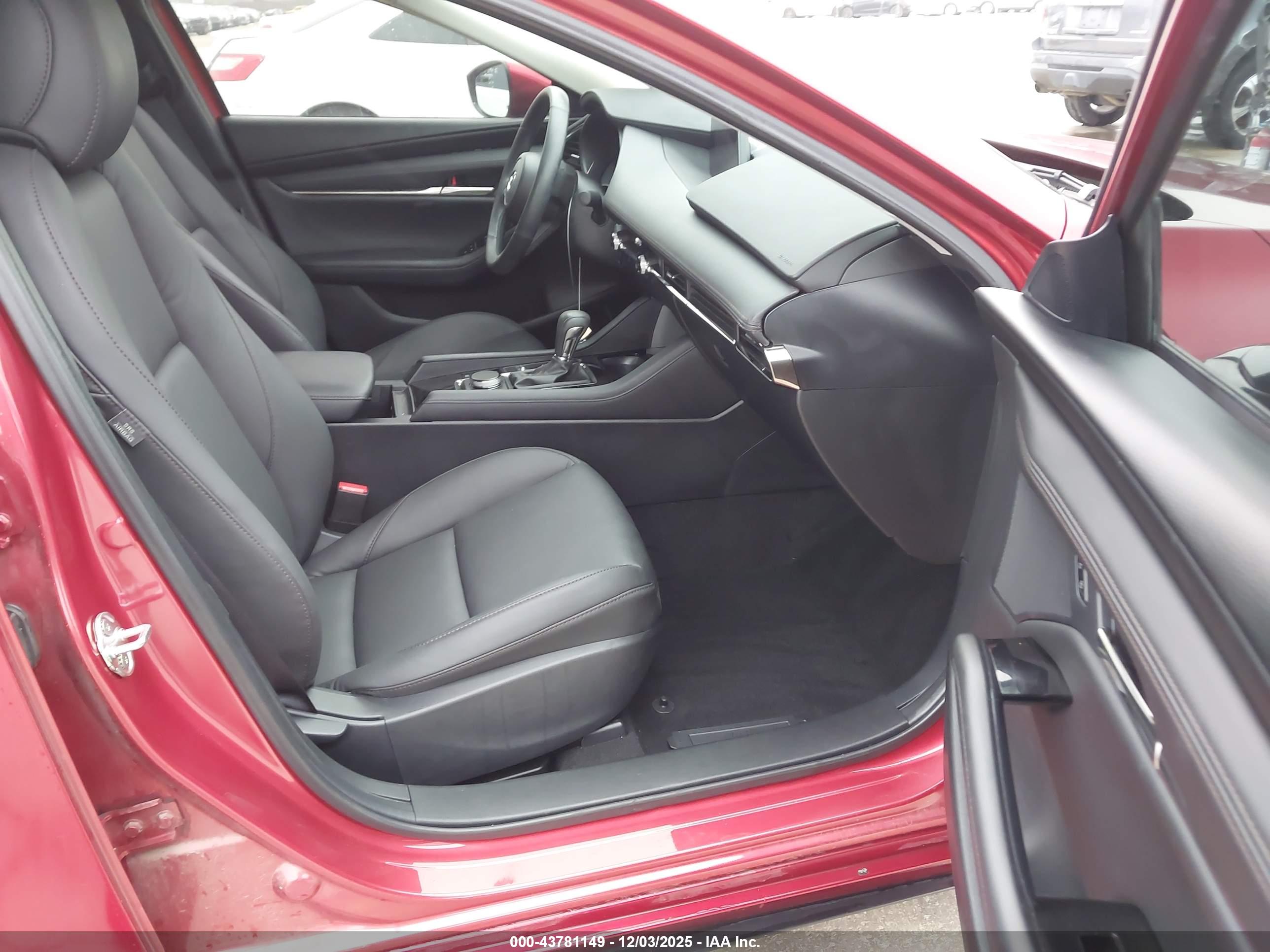MAZDA MAZDA3 image 5