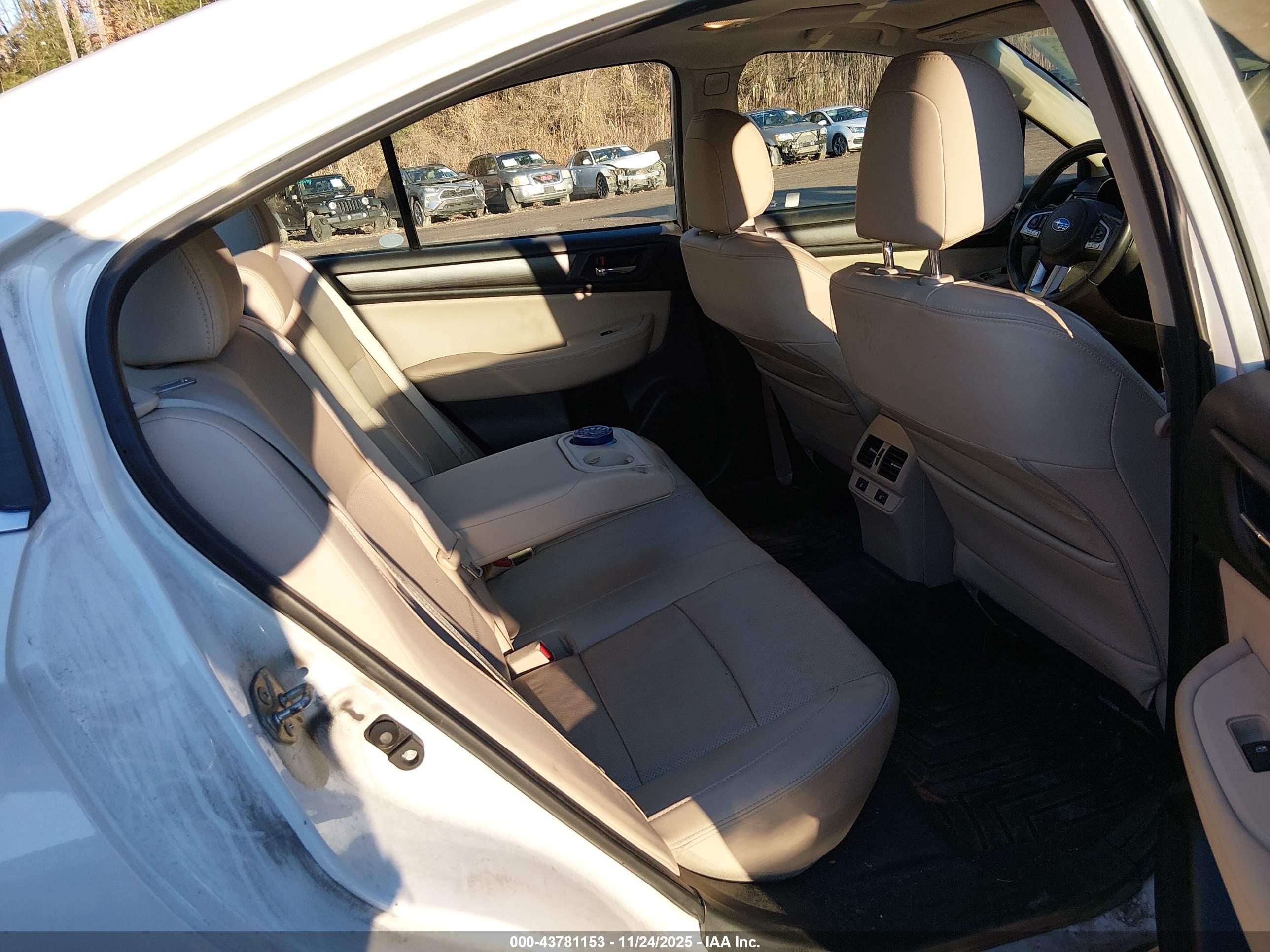 SUBARU LEGACY image 8