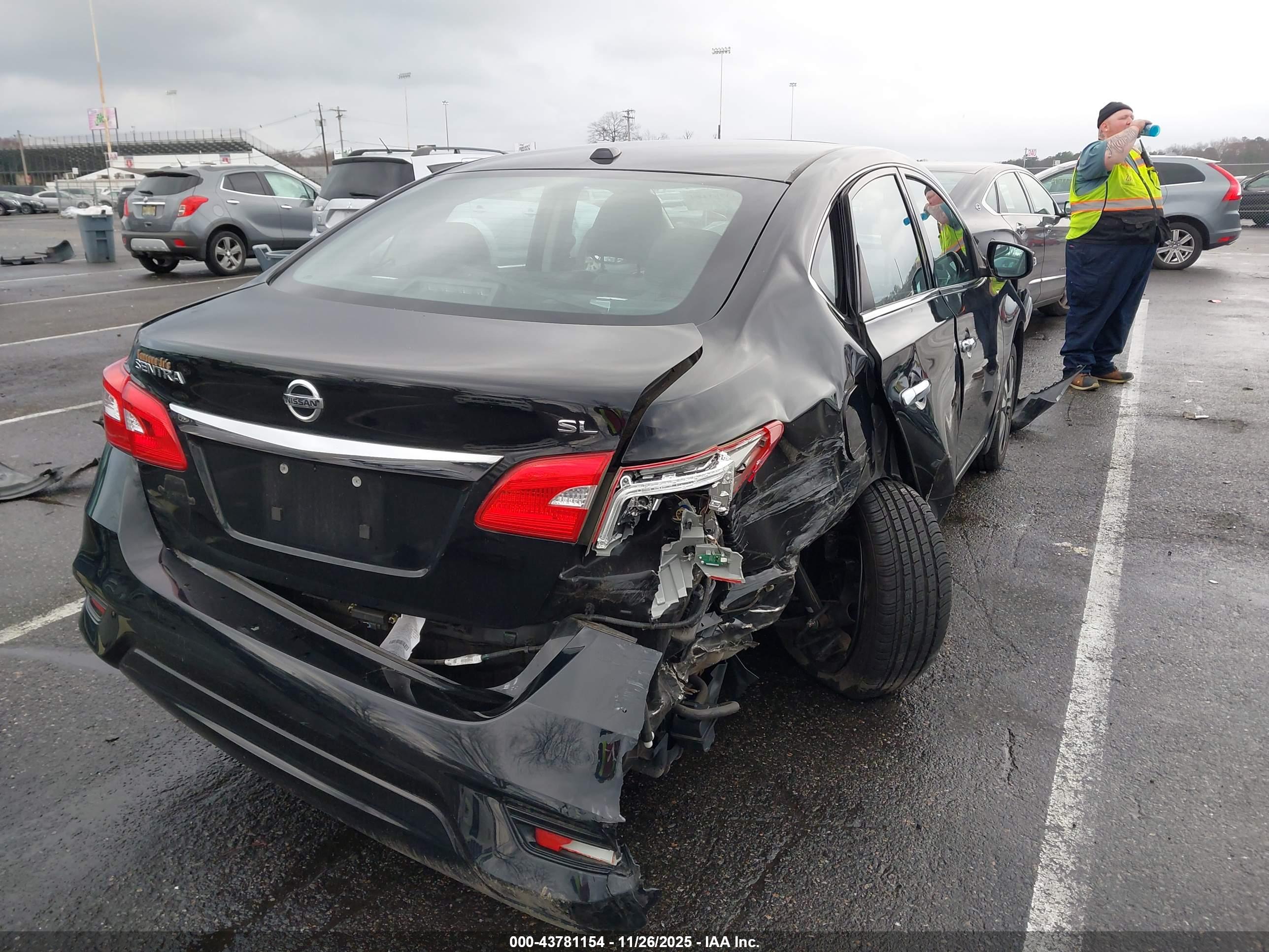 NISSAN SENTRA image 4