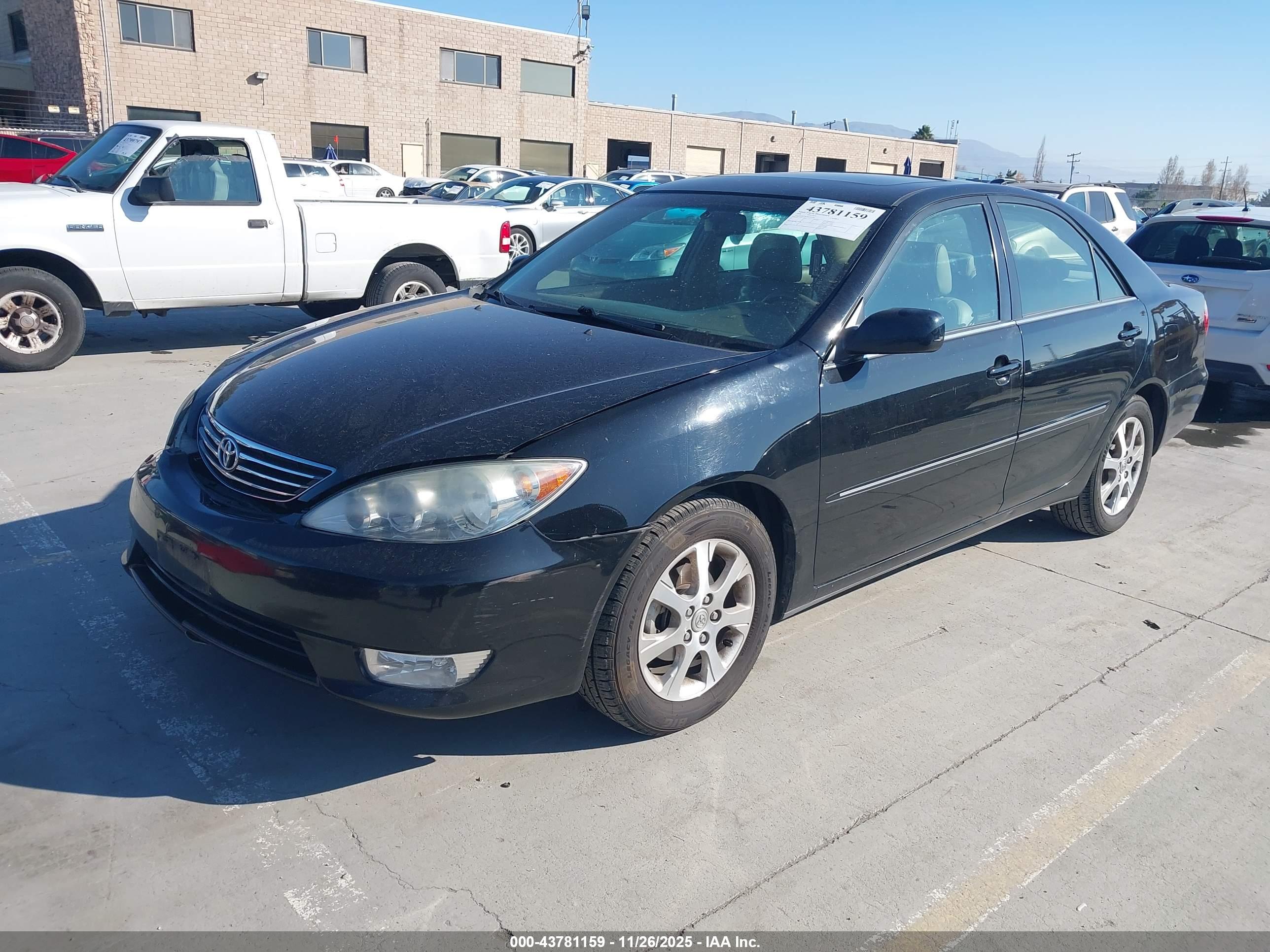 TOYOTA CAMRY image 2