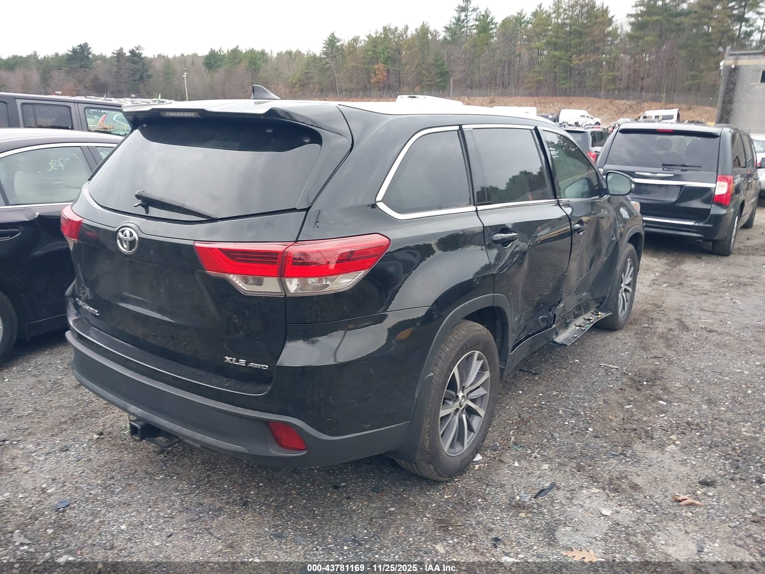 TOYOTA HIGHLANDER image 4