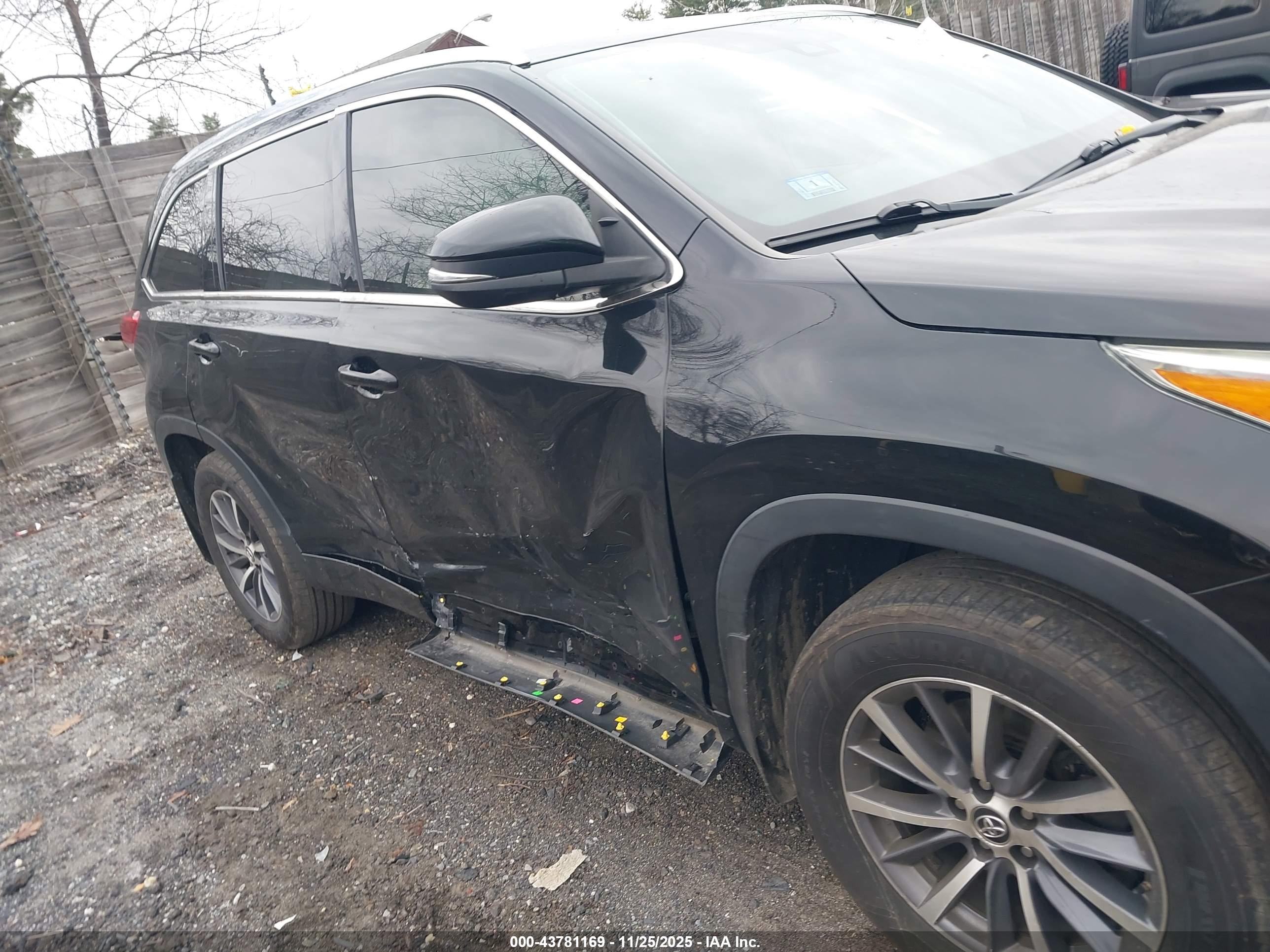 TOYOTA HIGHLANDER image 6