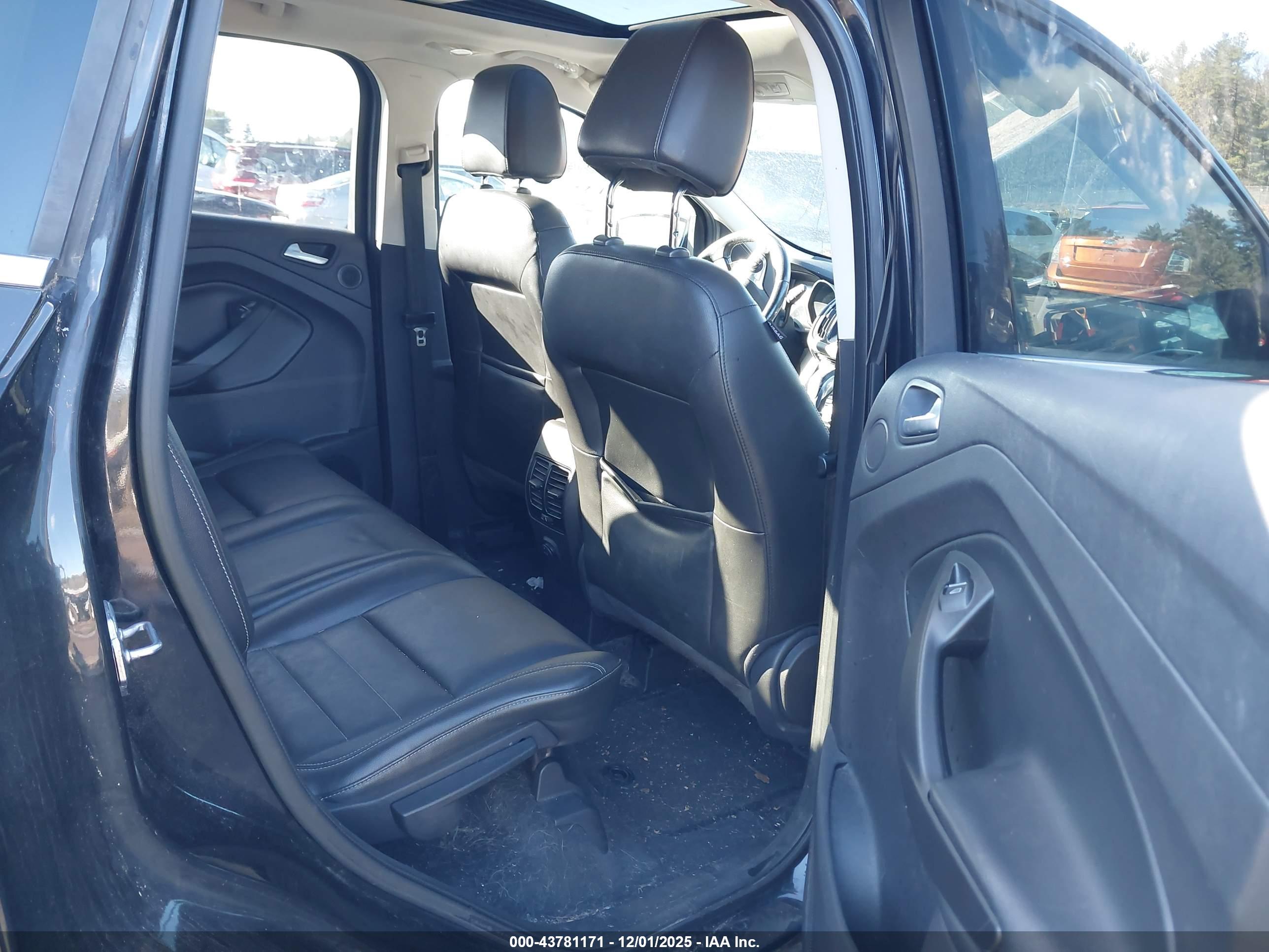 FORD ESCAPE image 8