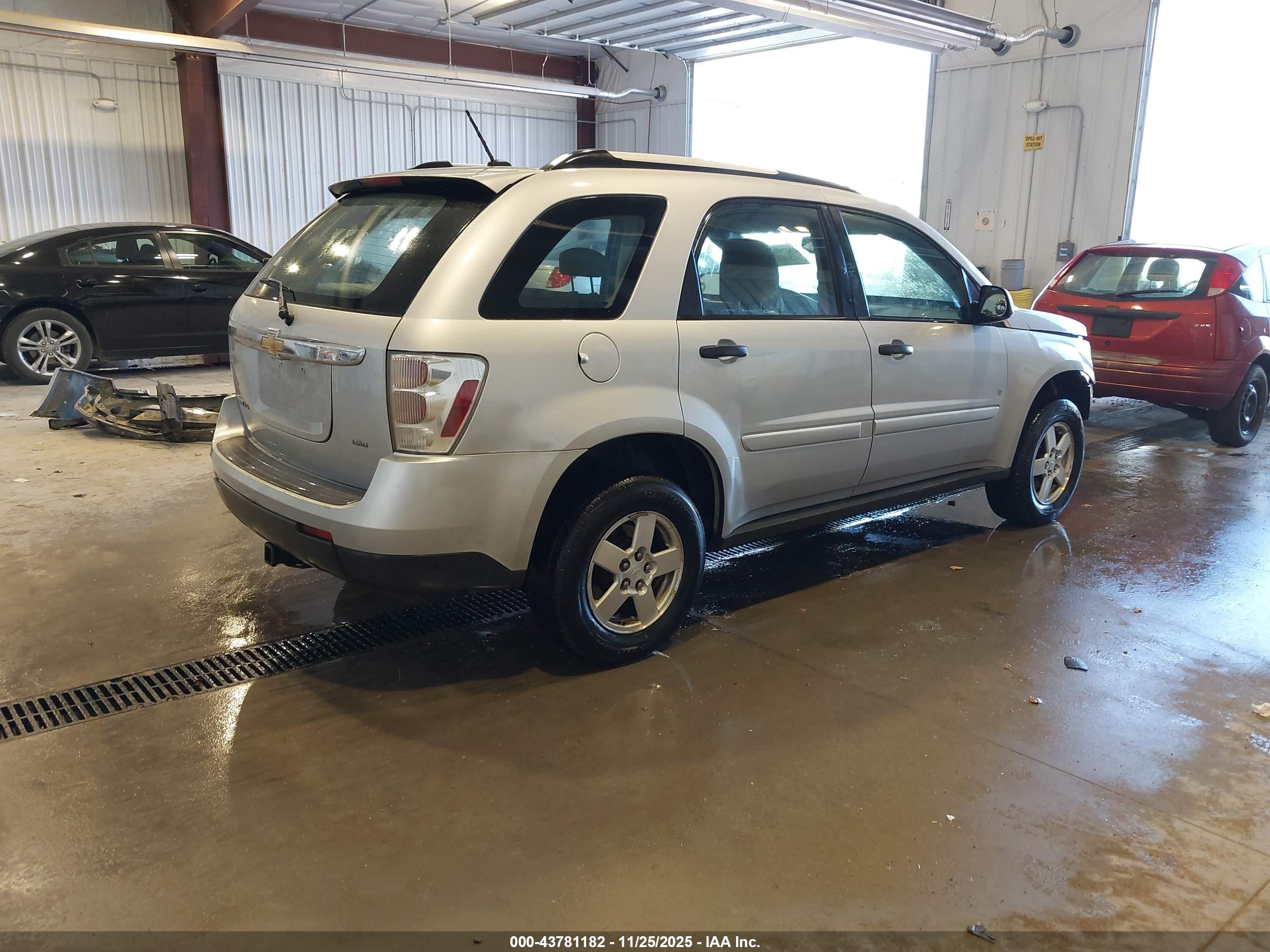 CHEVROLET EQUINOX image 4