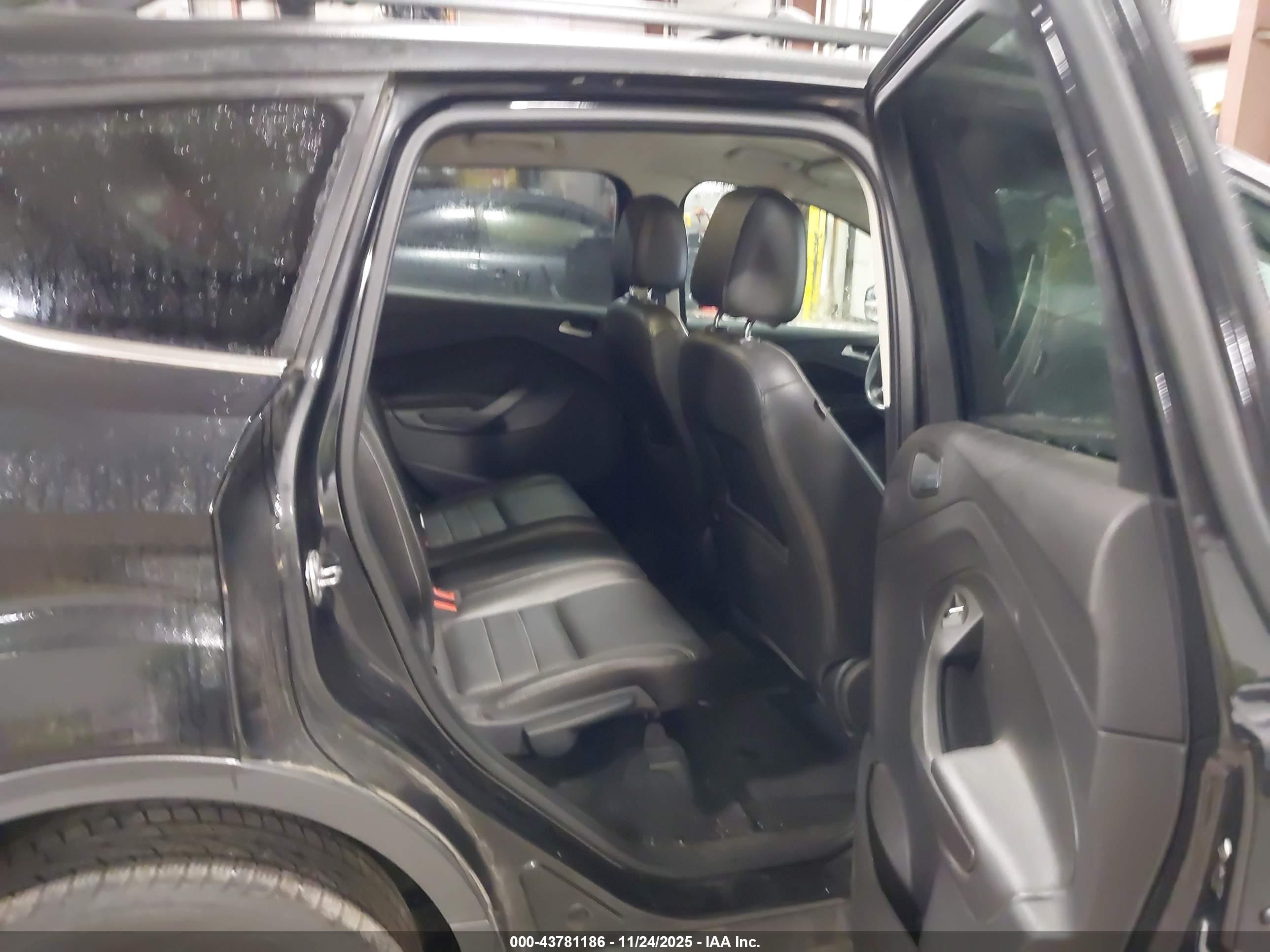 FORD ESCAPE image 8