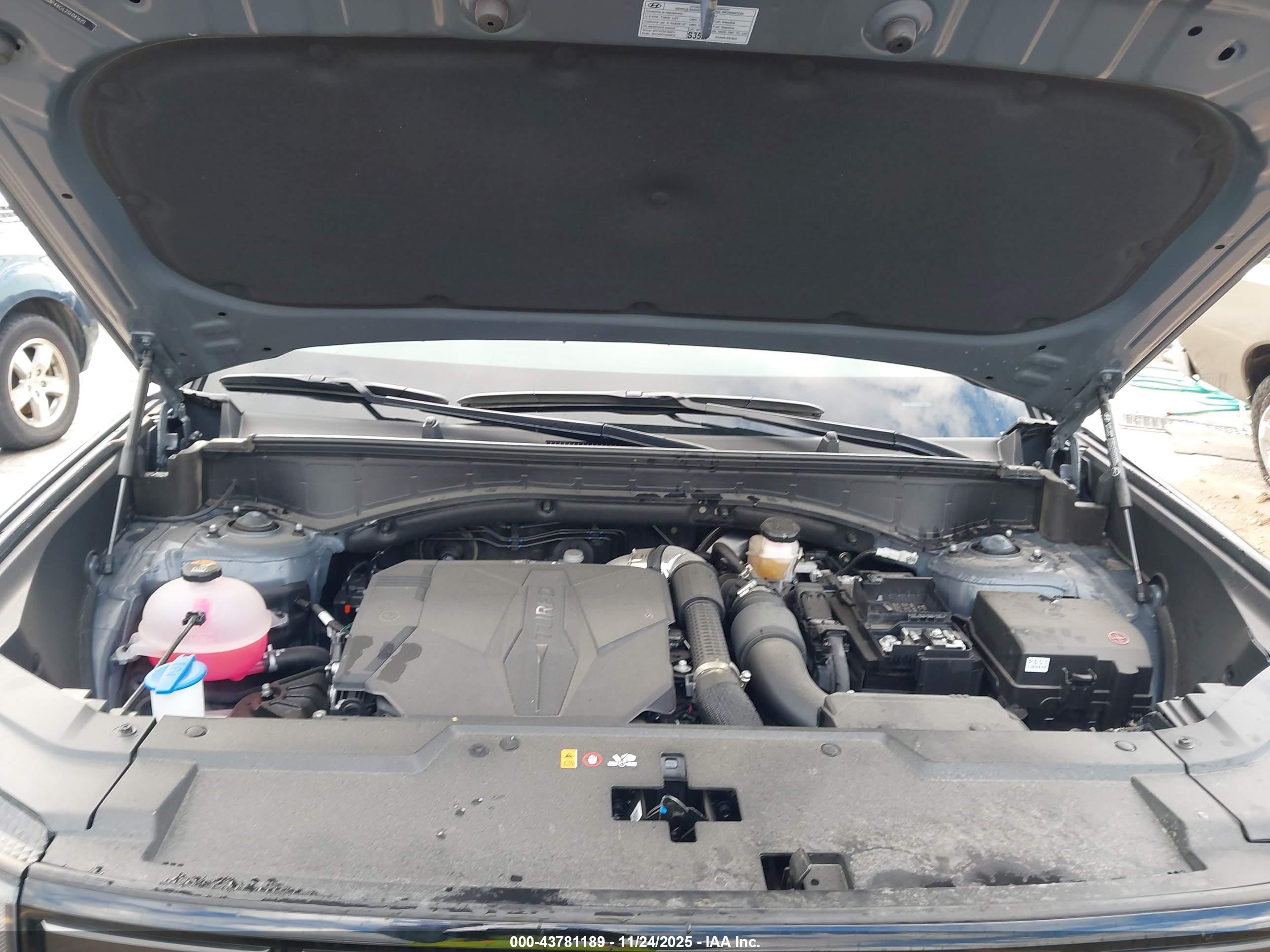 HYUNDAI SANTA image 10