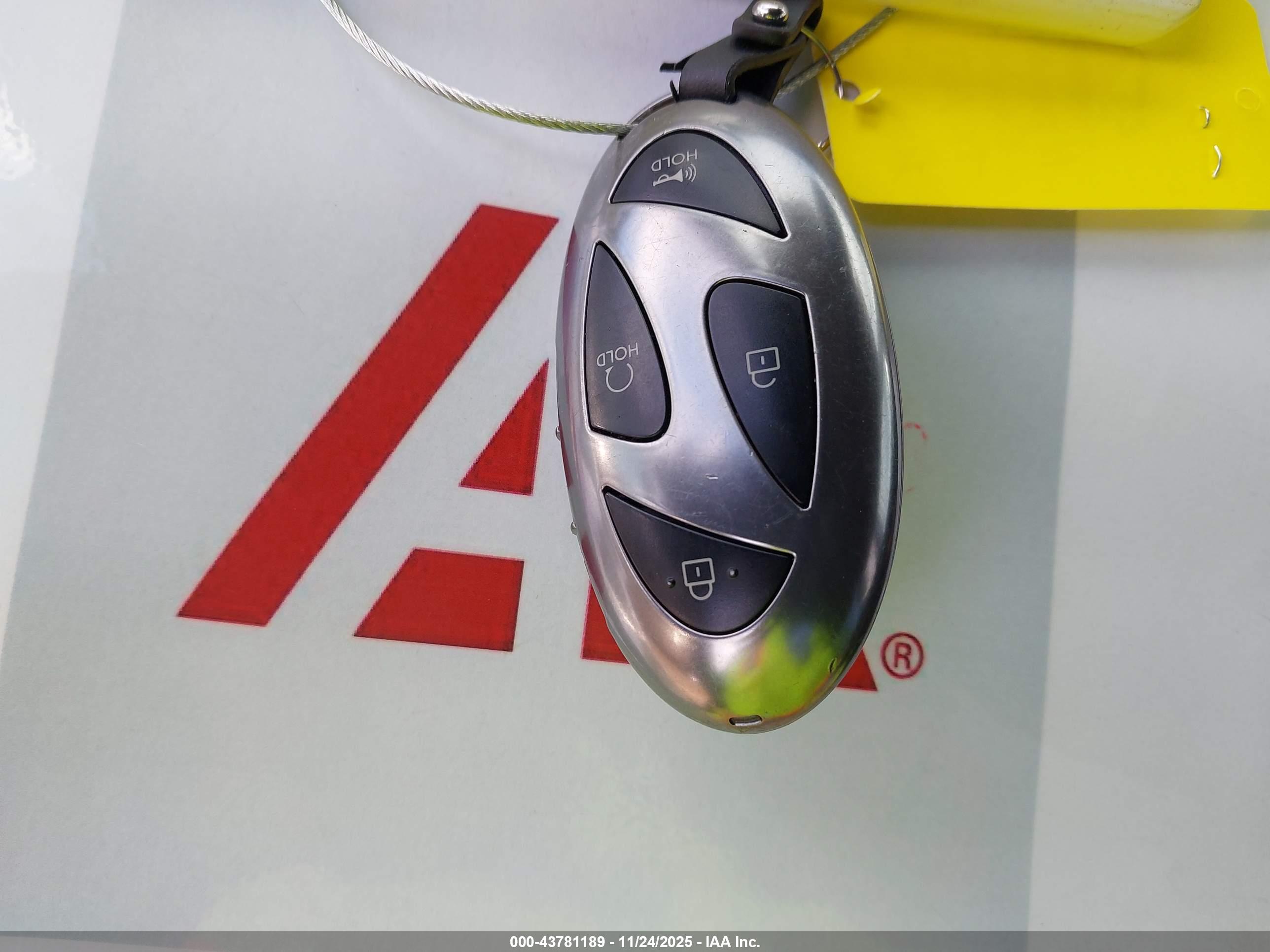HYUNDAI SANTA image 11