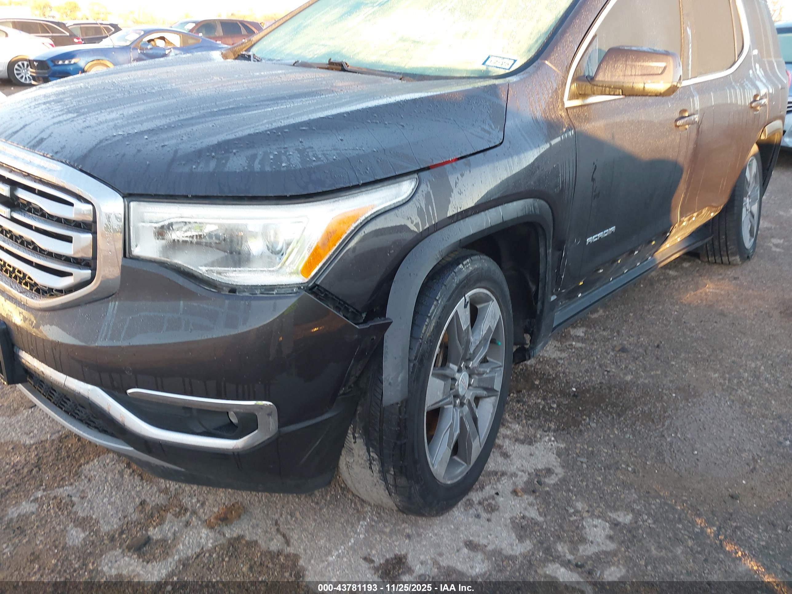 GMC ACADIA image 6