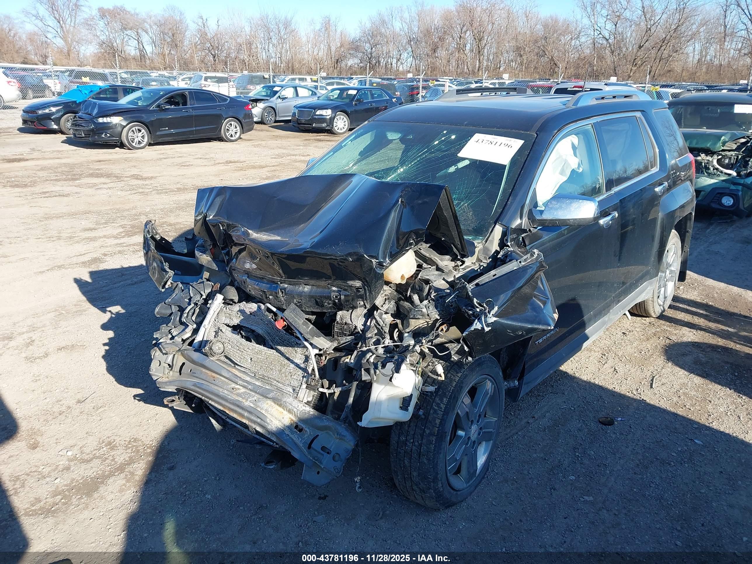 GMC TERRAIN image 2