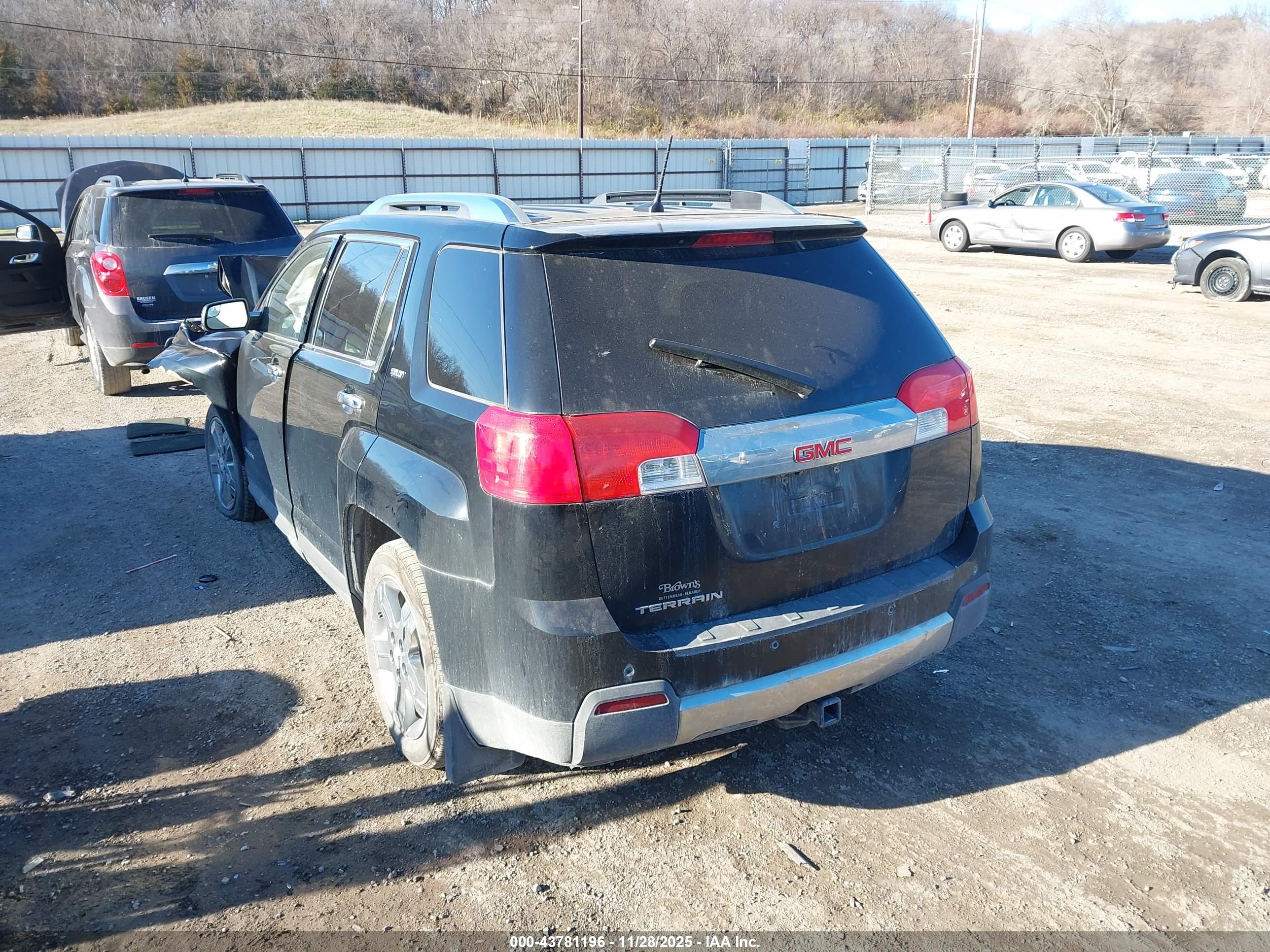GMC TERRAIN image 3