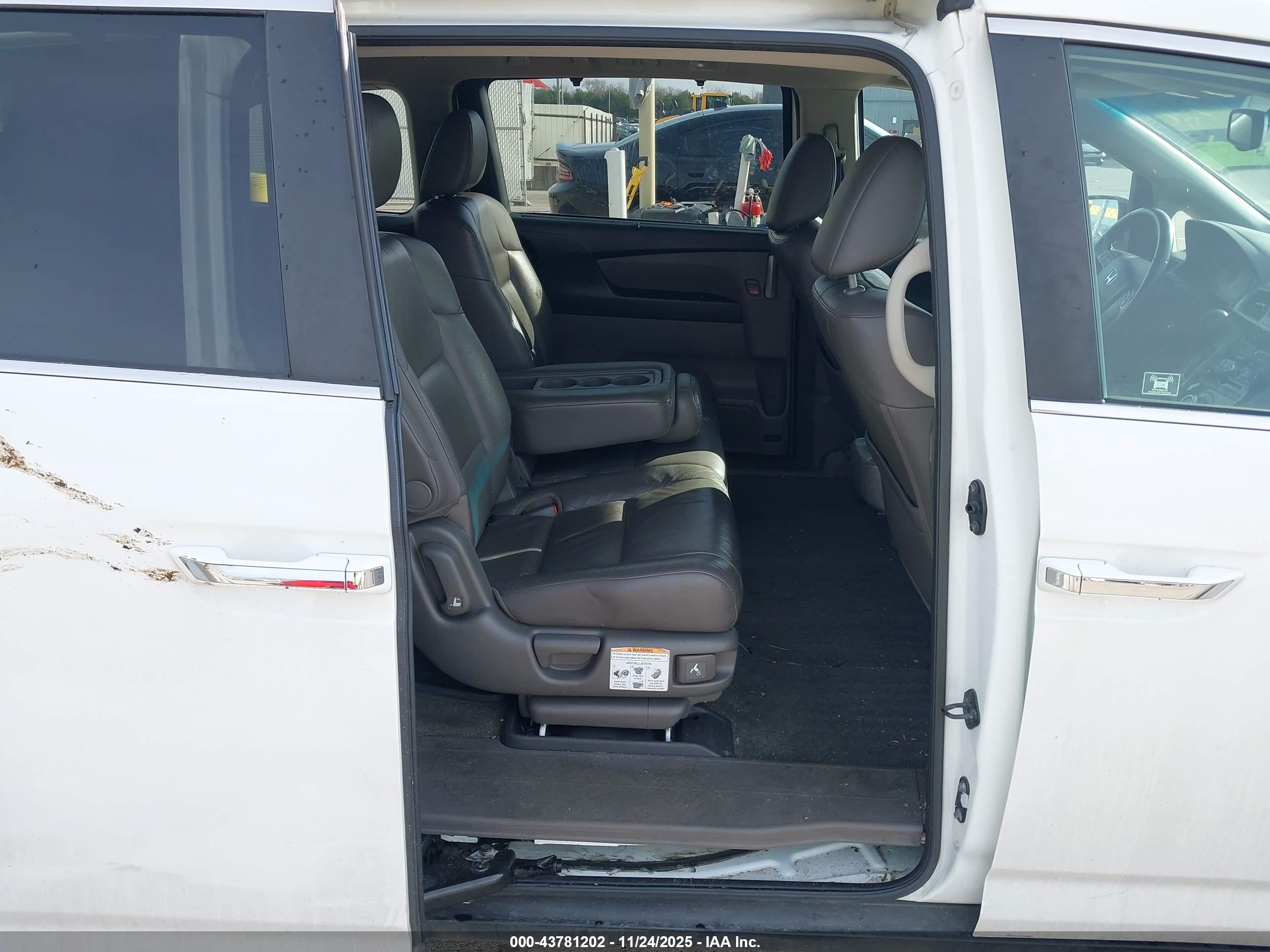 HONDA ODYSSEY image 8