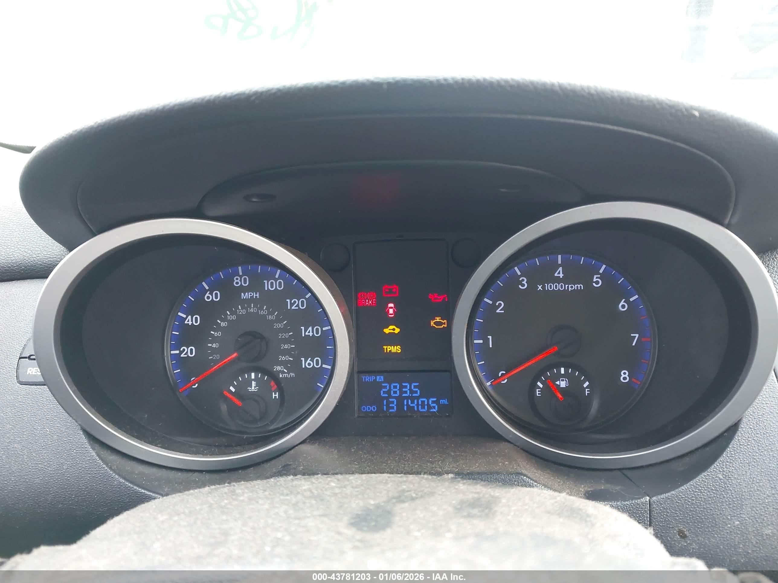 HYUNDAI GENESIS image 7