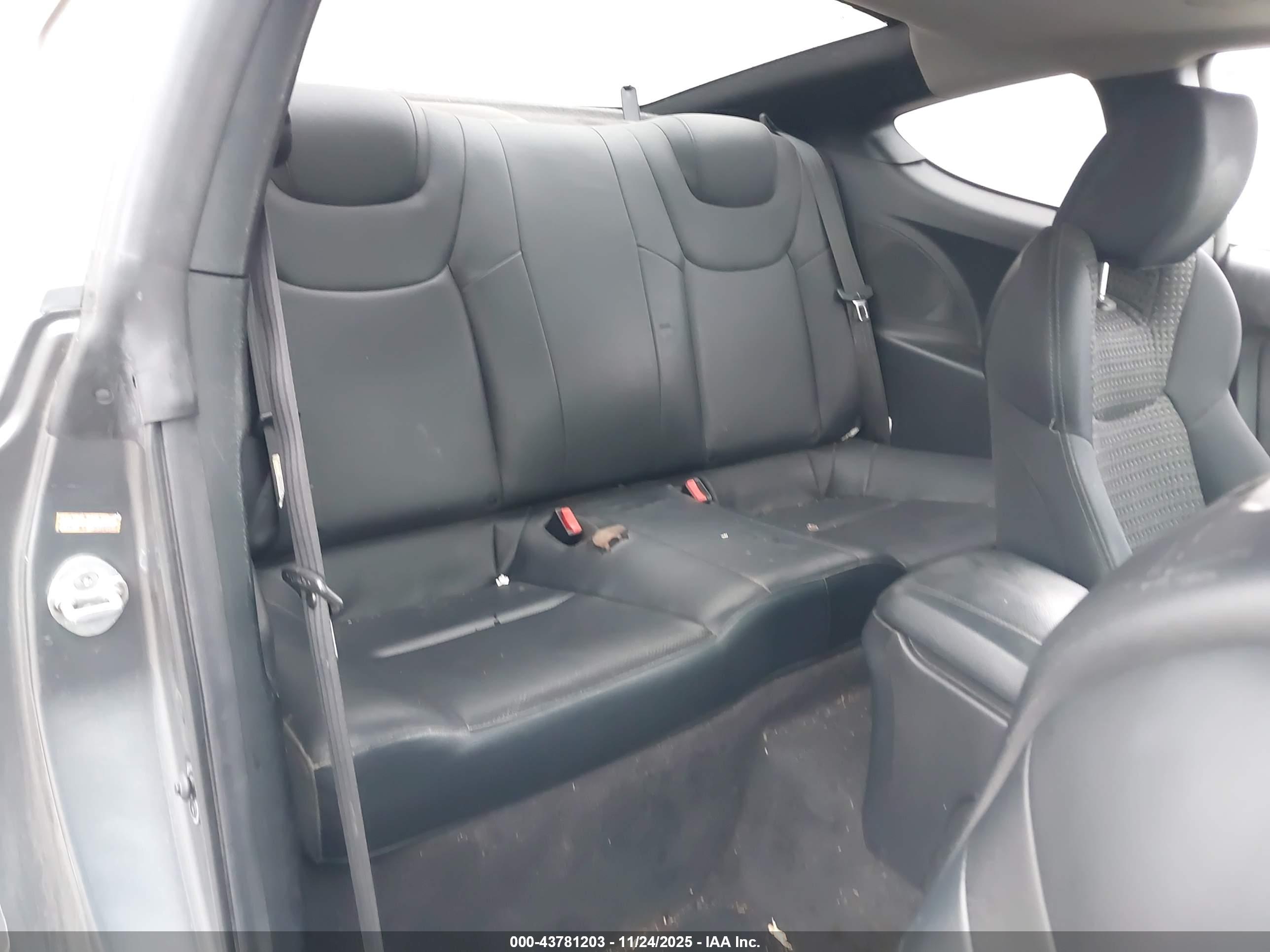 HYUNDAI GENESIS image 8