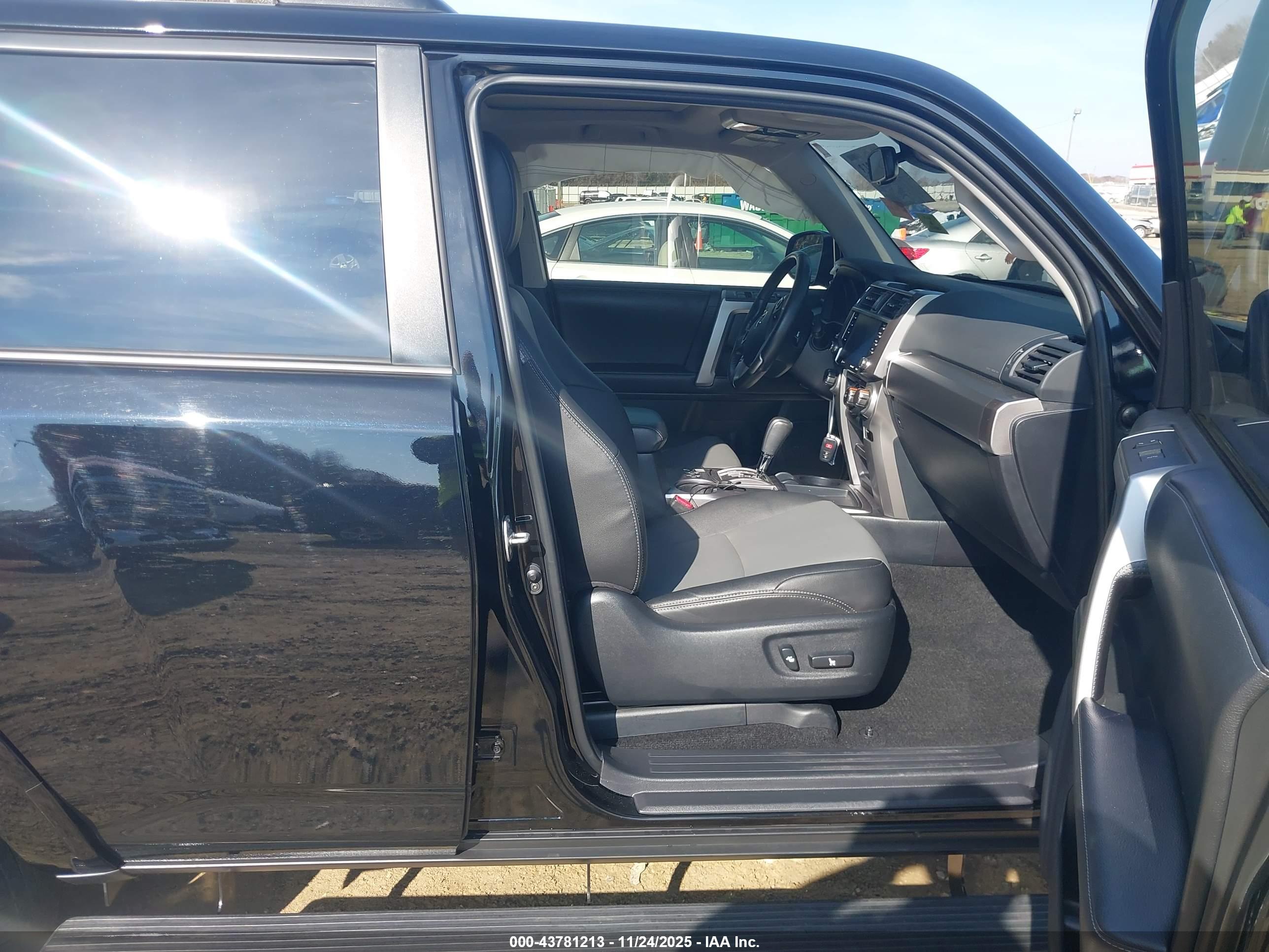 TOYOTA 4RUNNER image 5