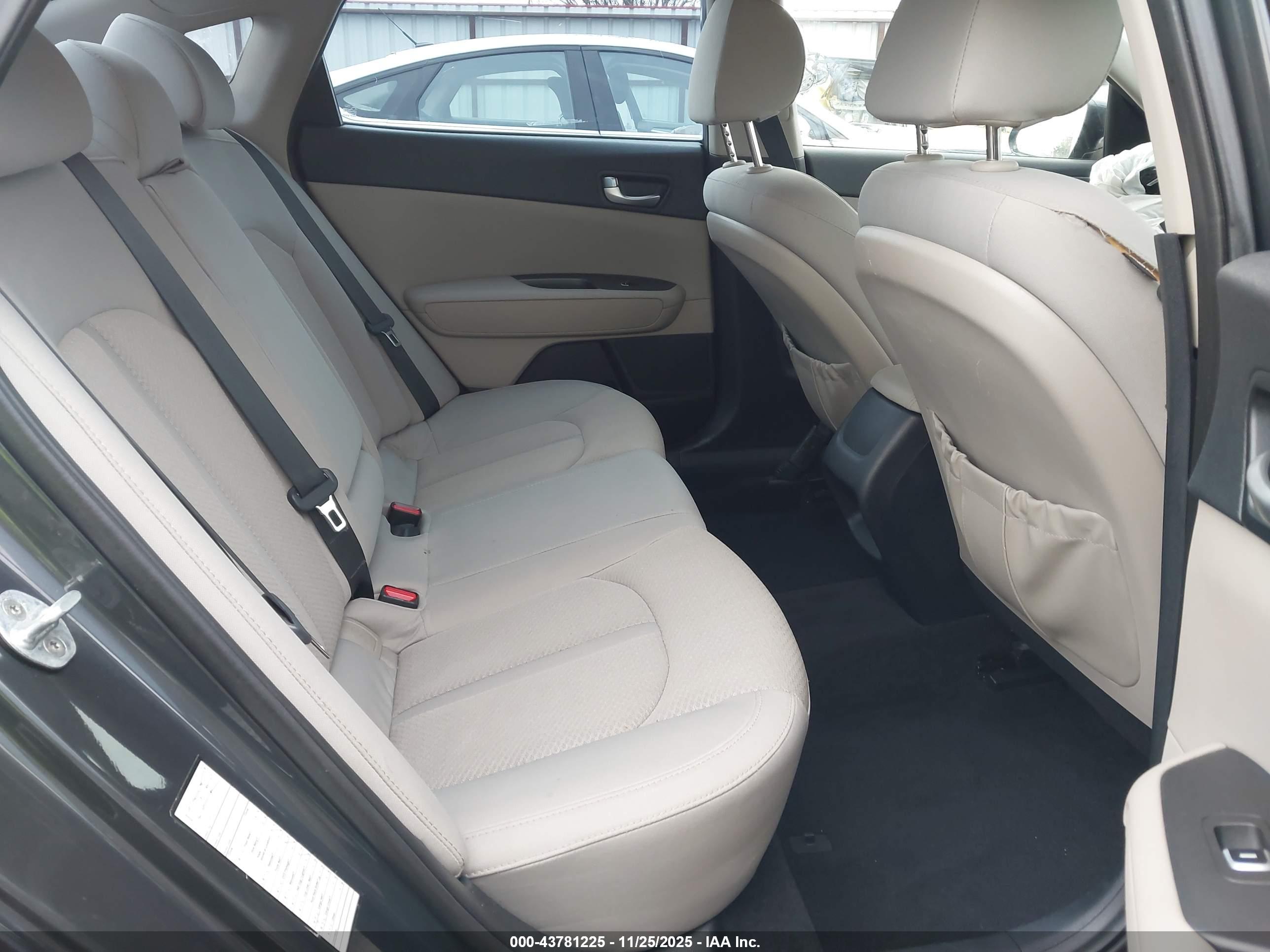 KIA OPTIMA image 8