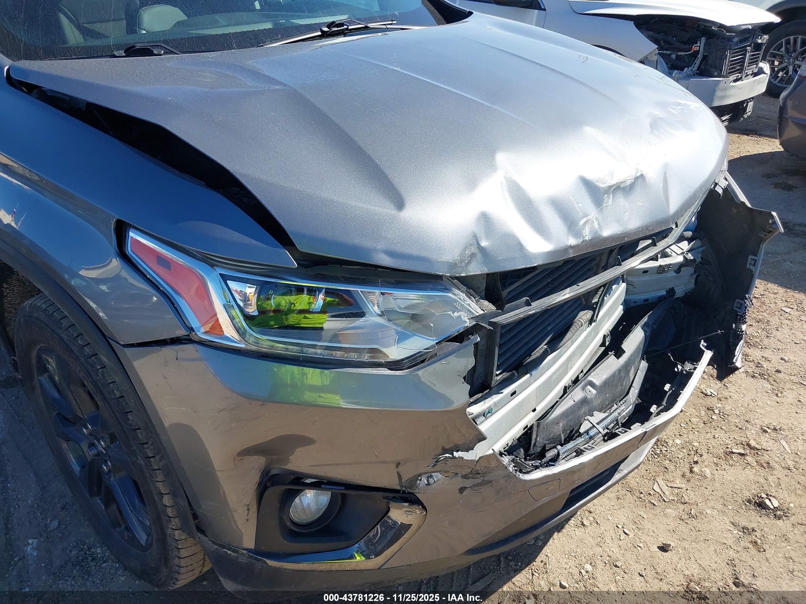 CHEVROLET TRAVERSE image 6