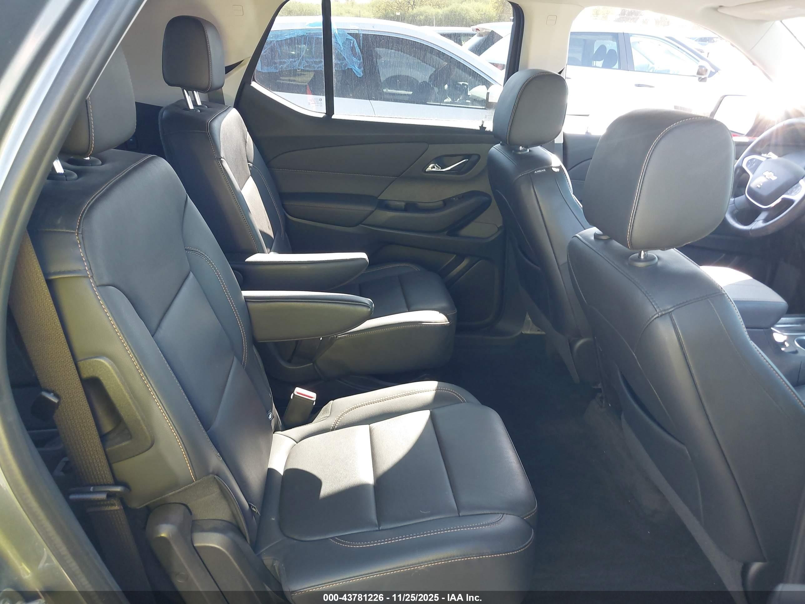 CHEVROLET TRAVERSE image 8