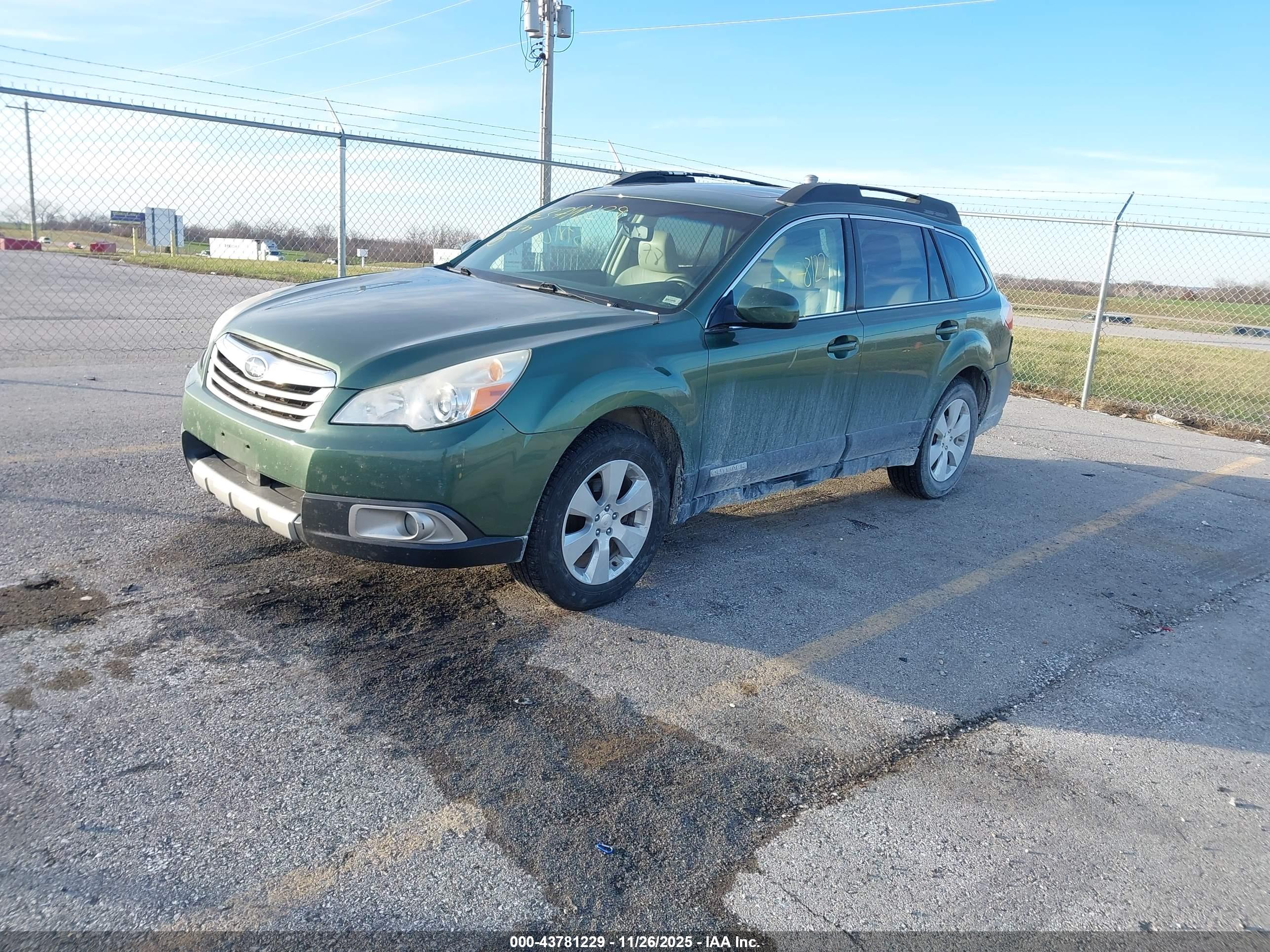 SUBARU OUTBACK image 2