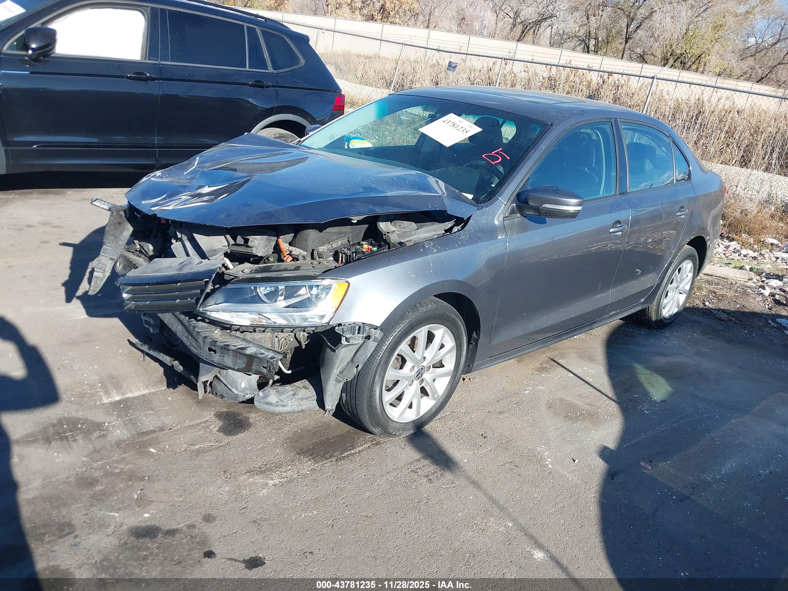 VOLKSWAGEN JETTA image 2