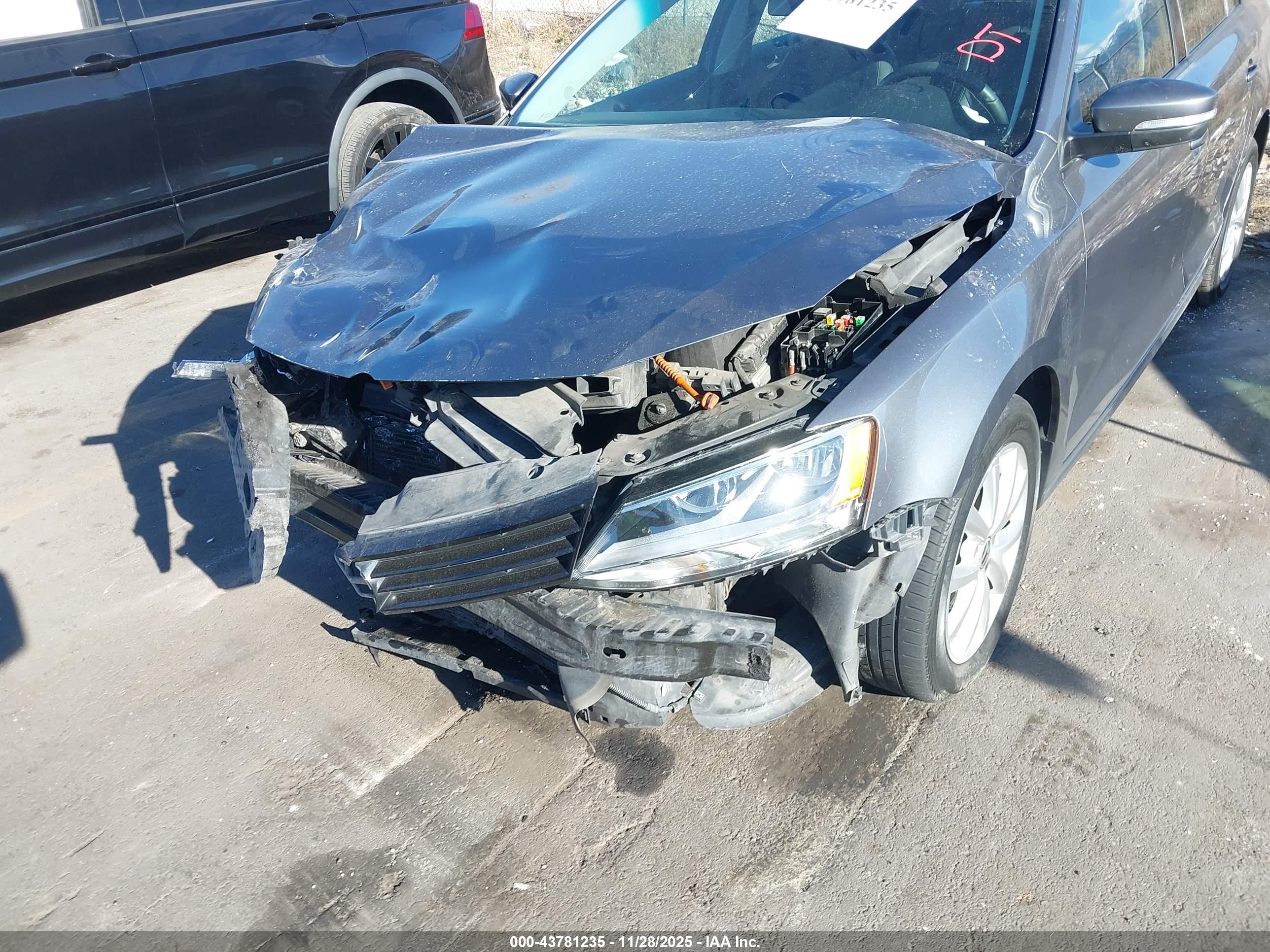 VOLKSWAGEN JETTA image 6