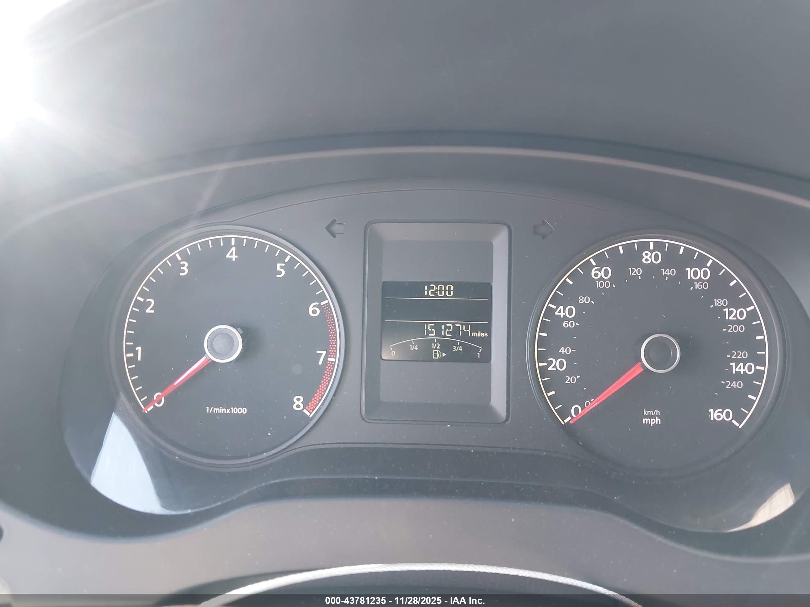 VOLKSWAGEN JETTA image 7
