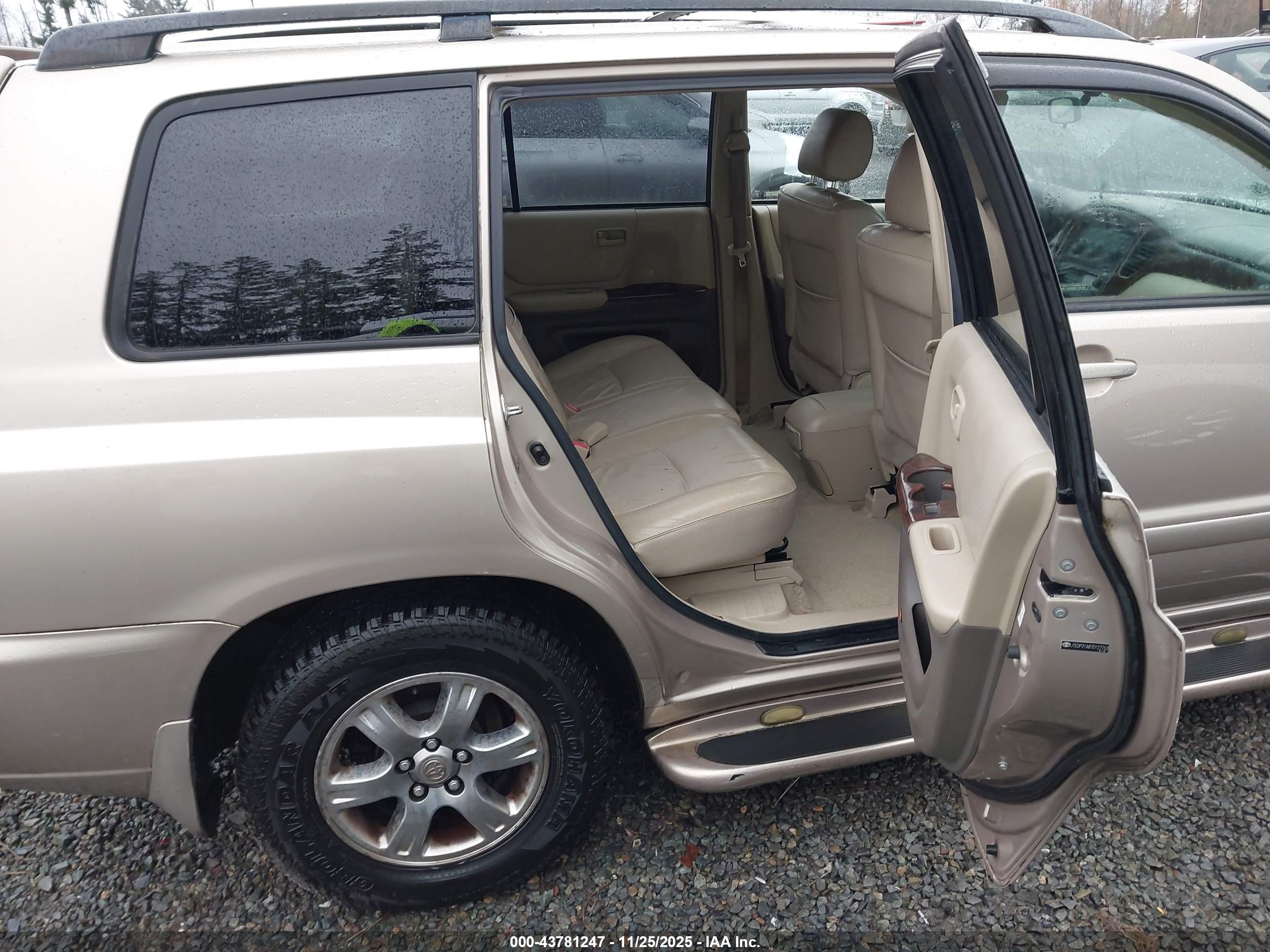 TOYOTA HIGHLANDER image 8