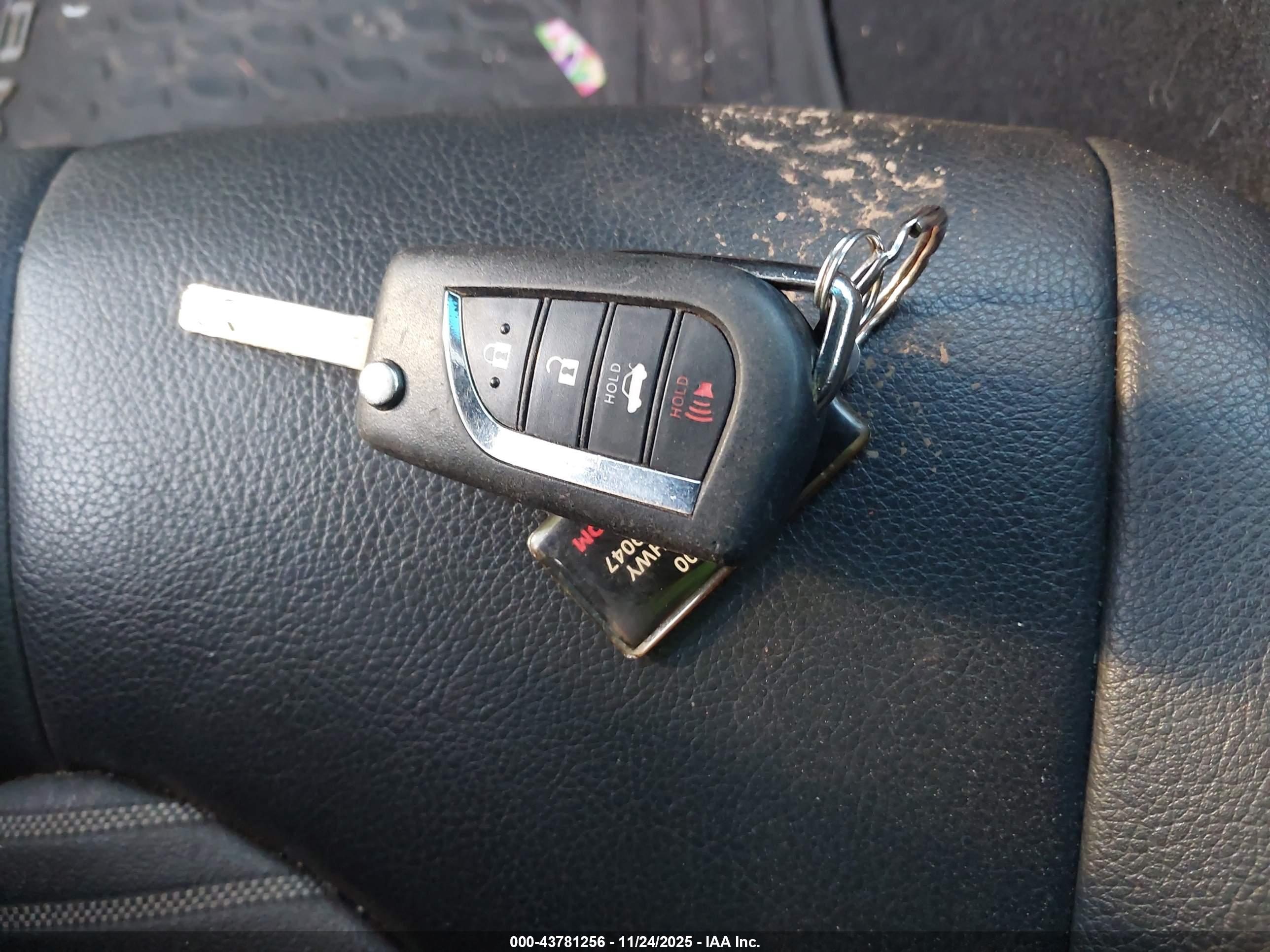 TOYOTA CAMRY image 11