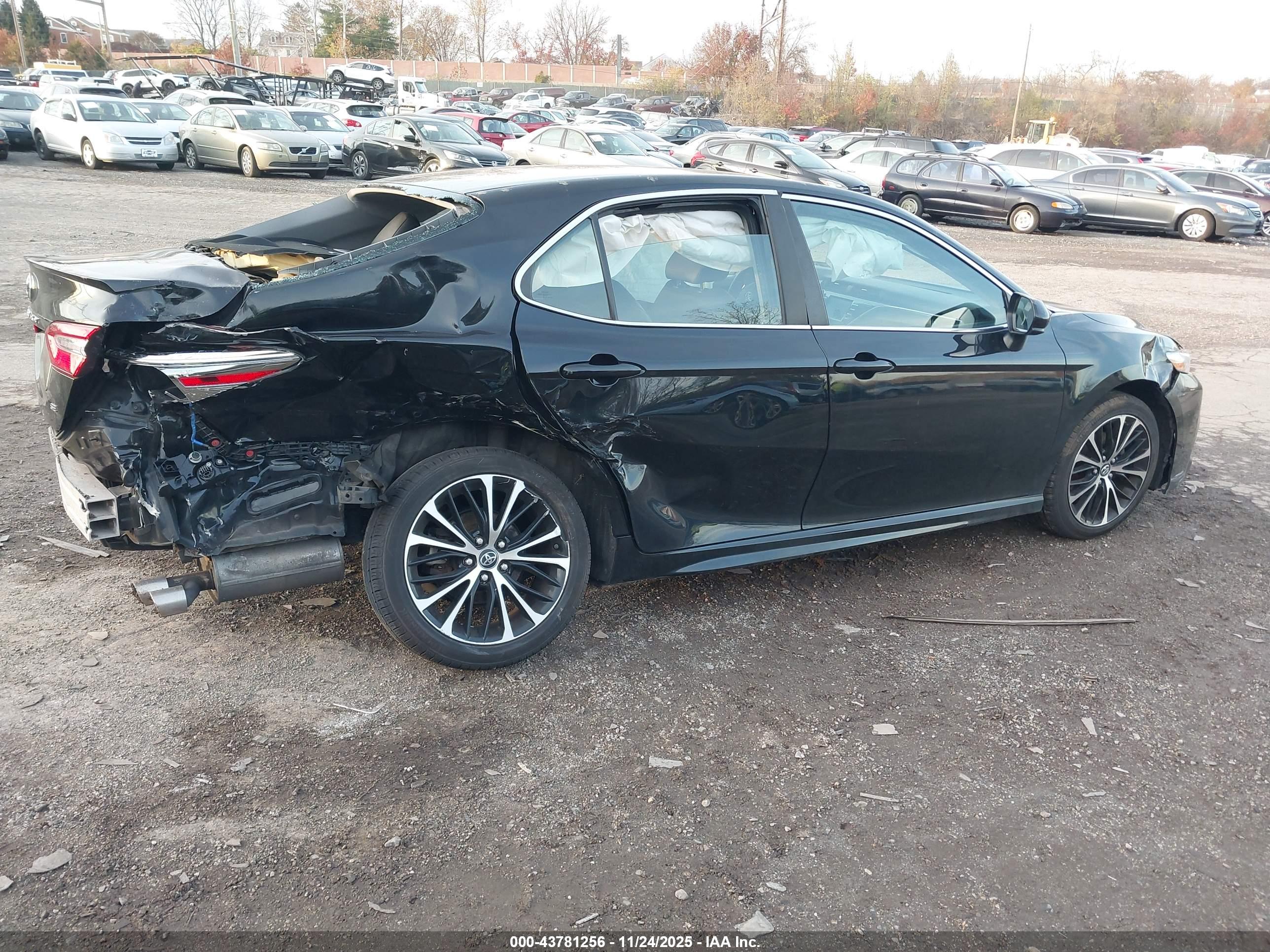 TOYOTA CAMRY image 4
