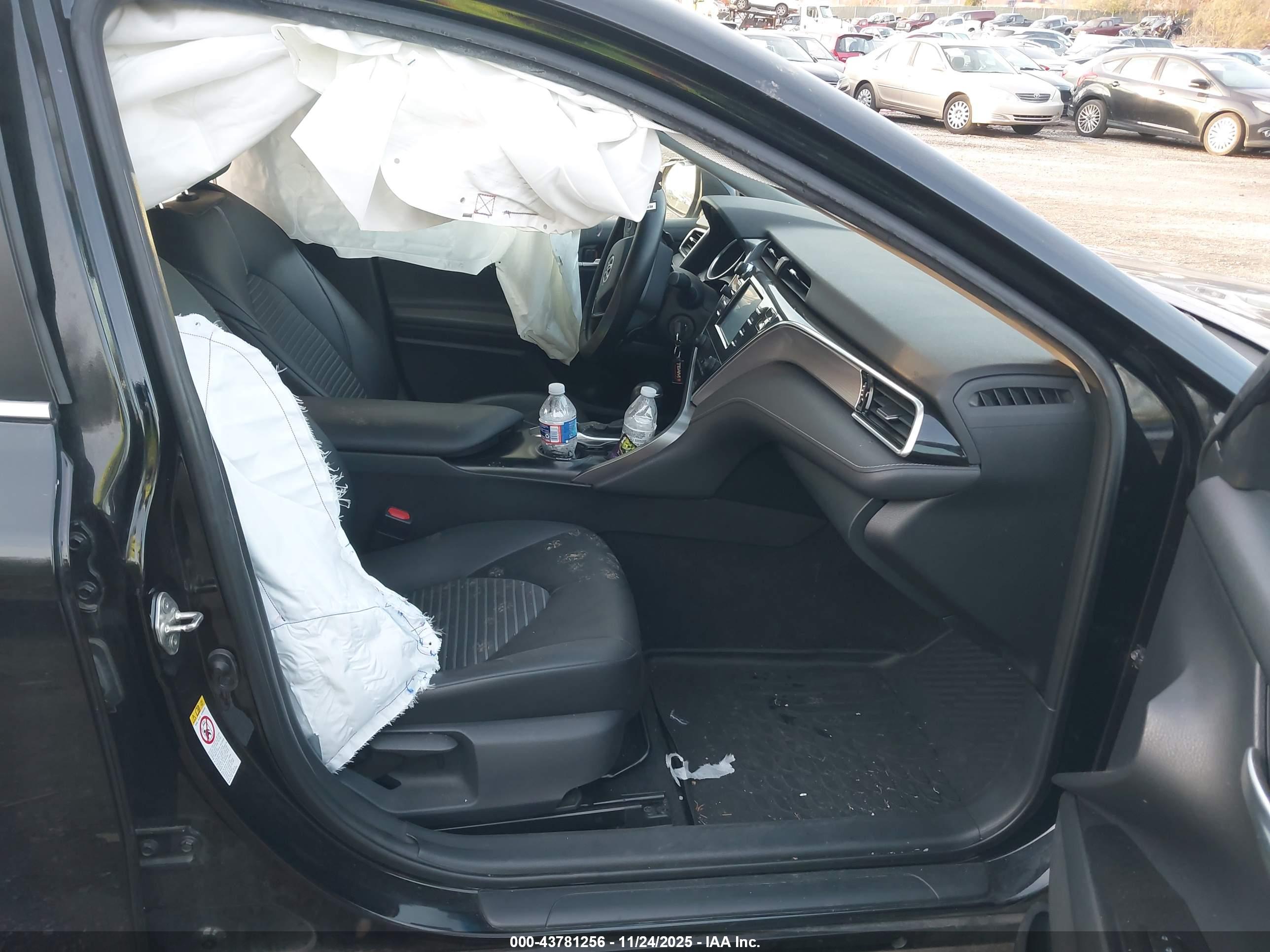 TOYOTA CAMRY image 5
