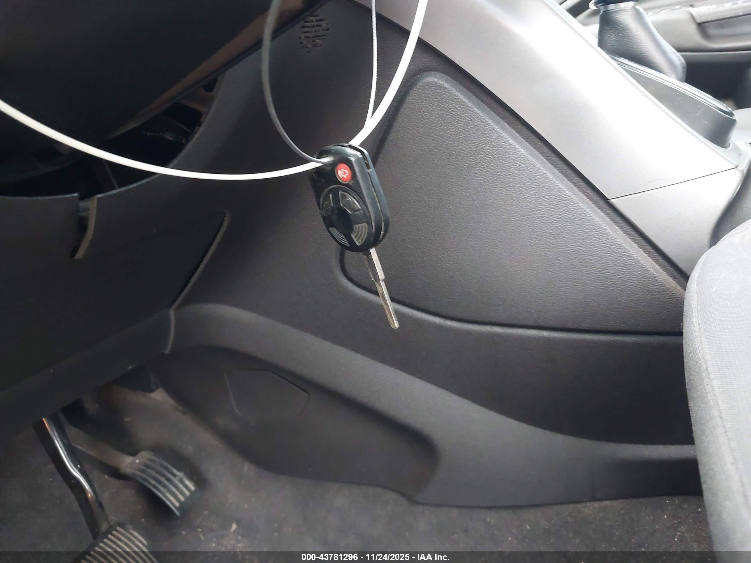 FORD ESCAPE image 11