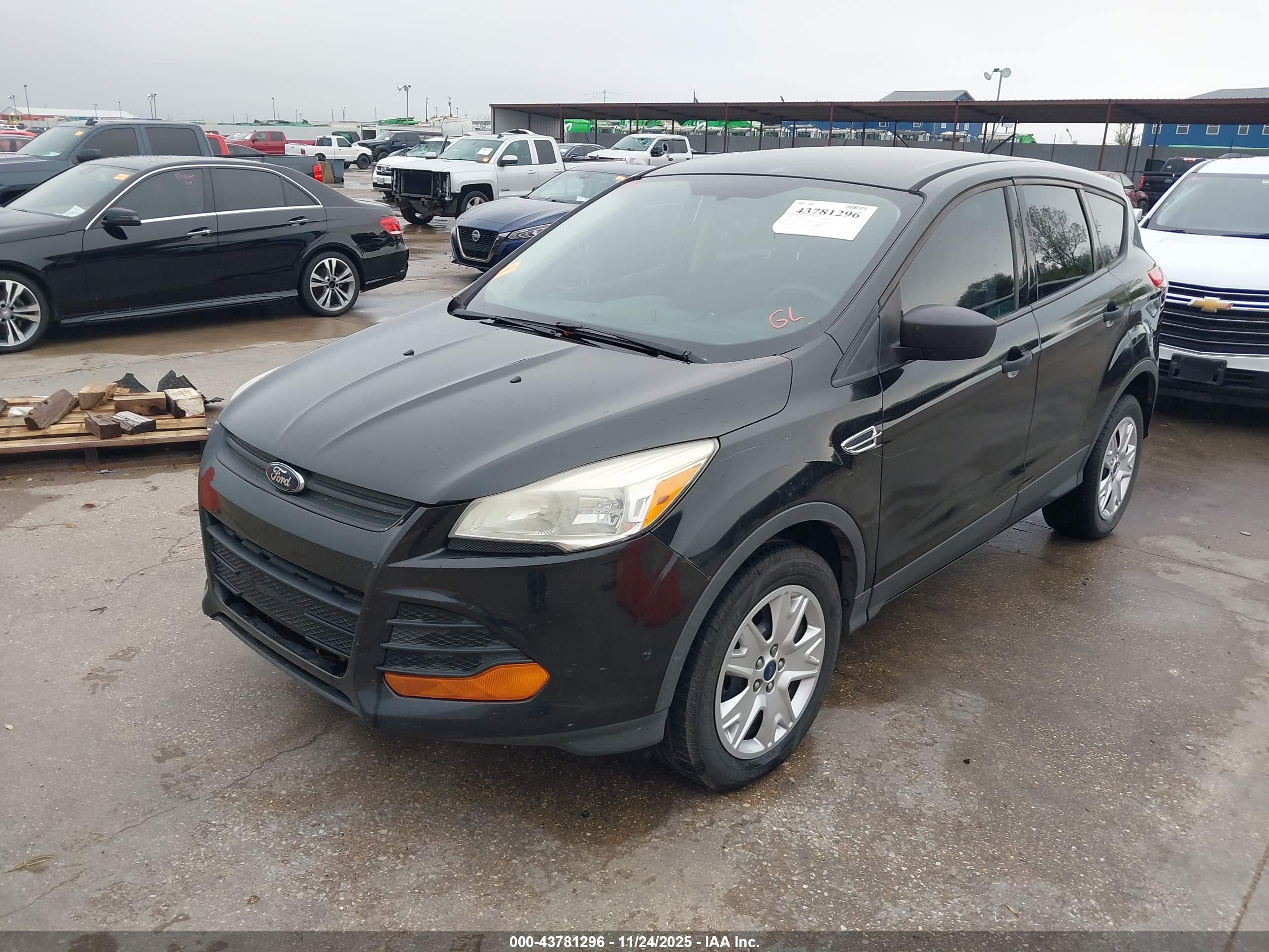 FORD ESCAPE image 2