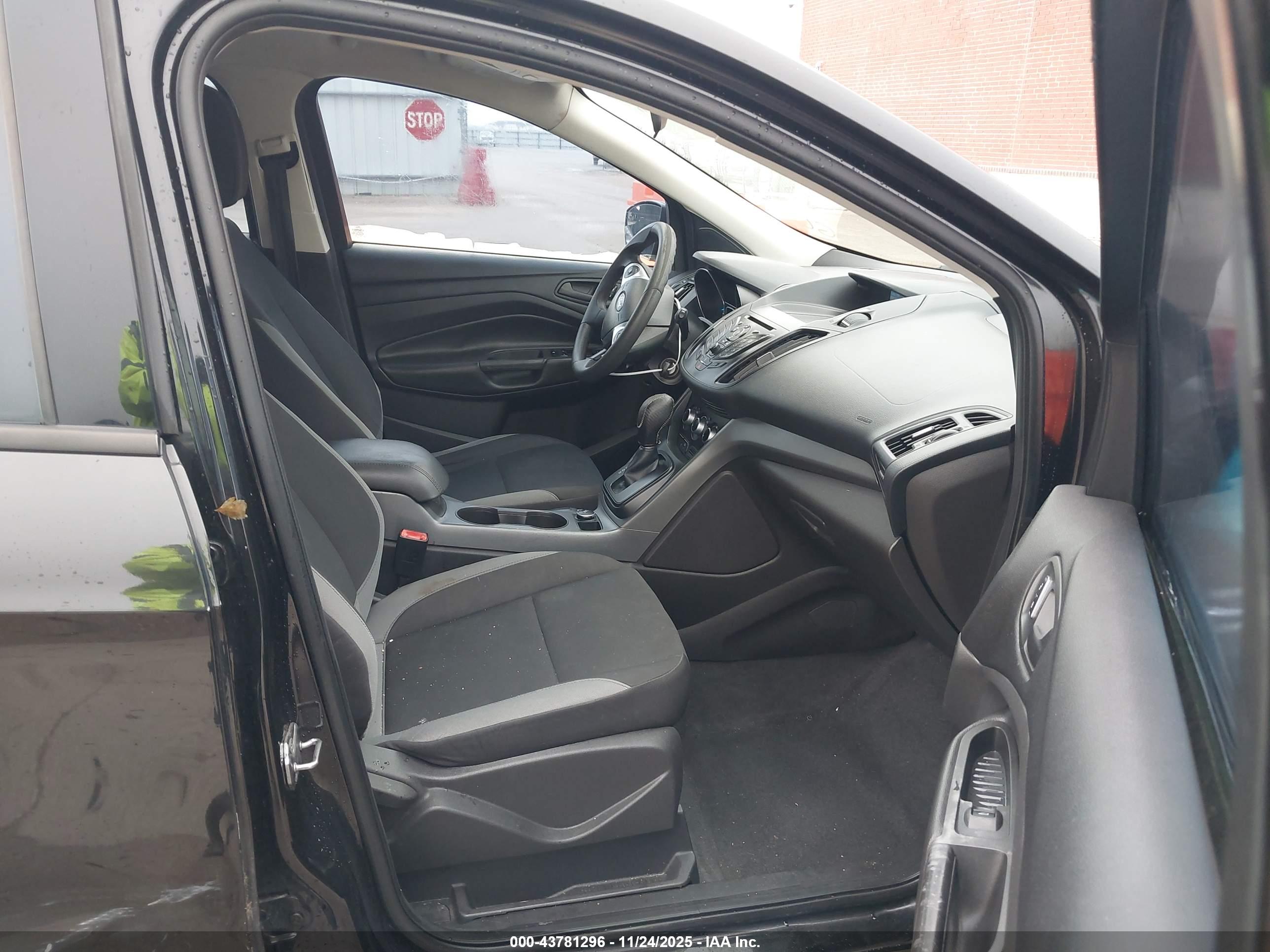 FORD ESCAPE image 5