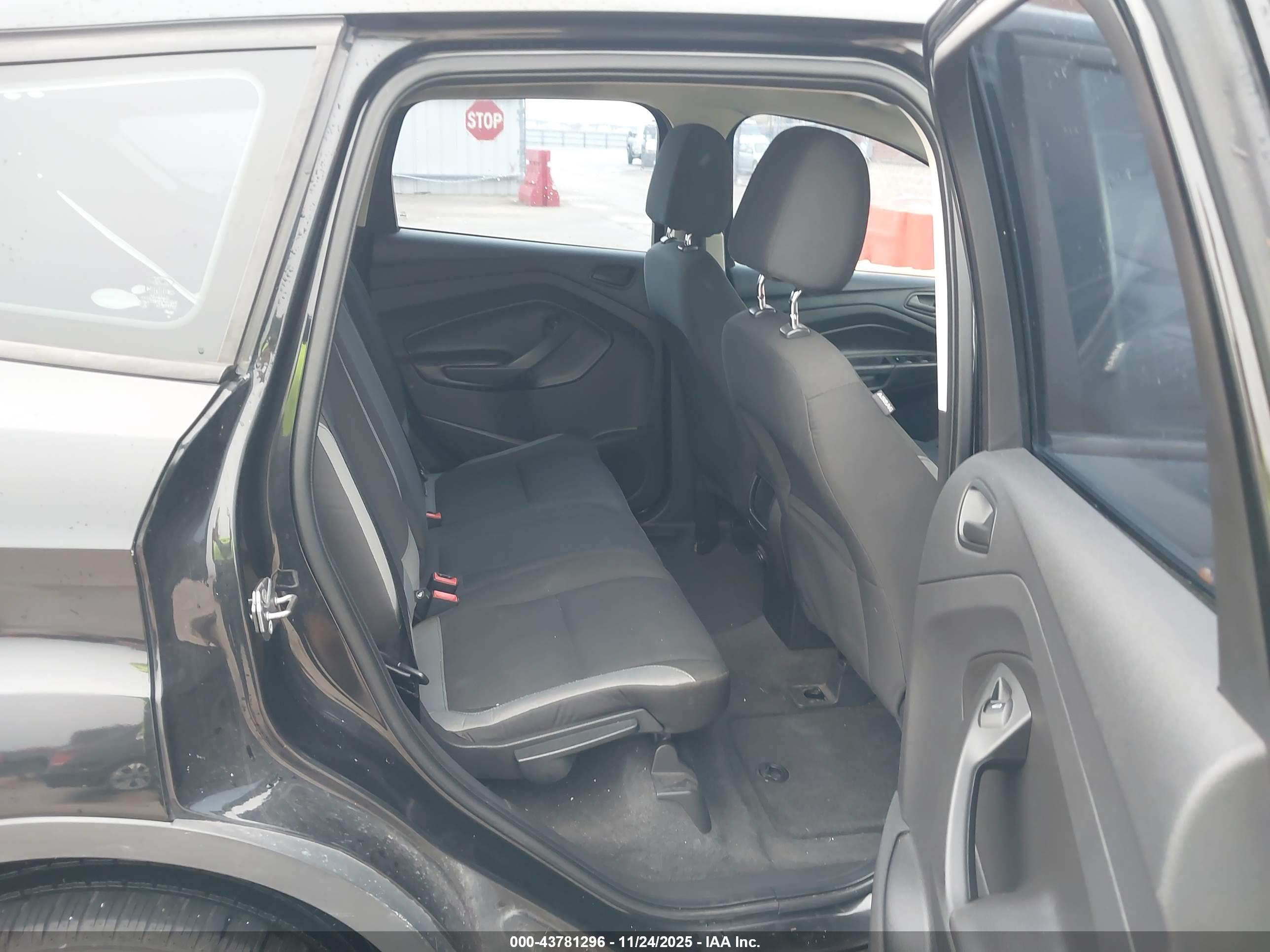 FORD ESCAPE image 8