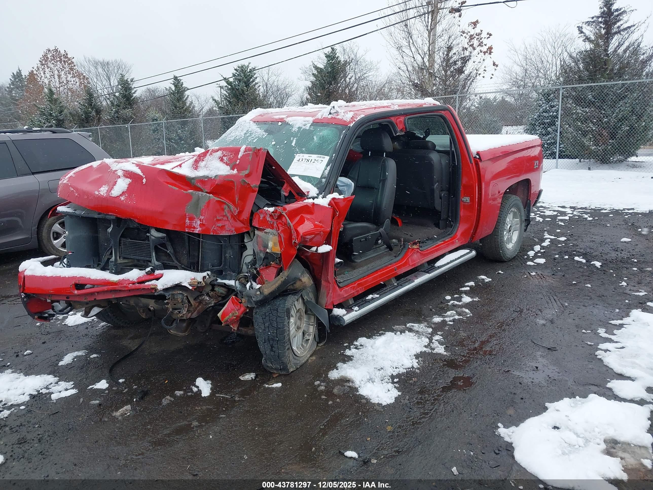 CHEVROLET SILVERADO image 2