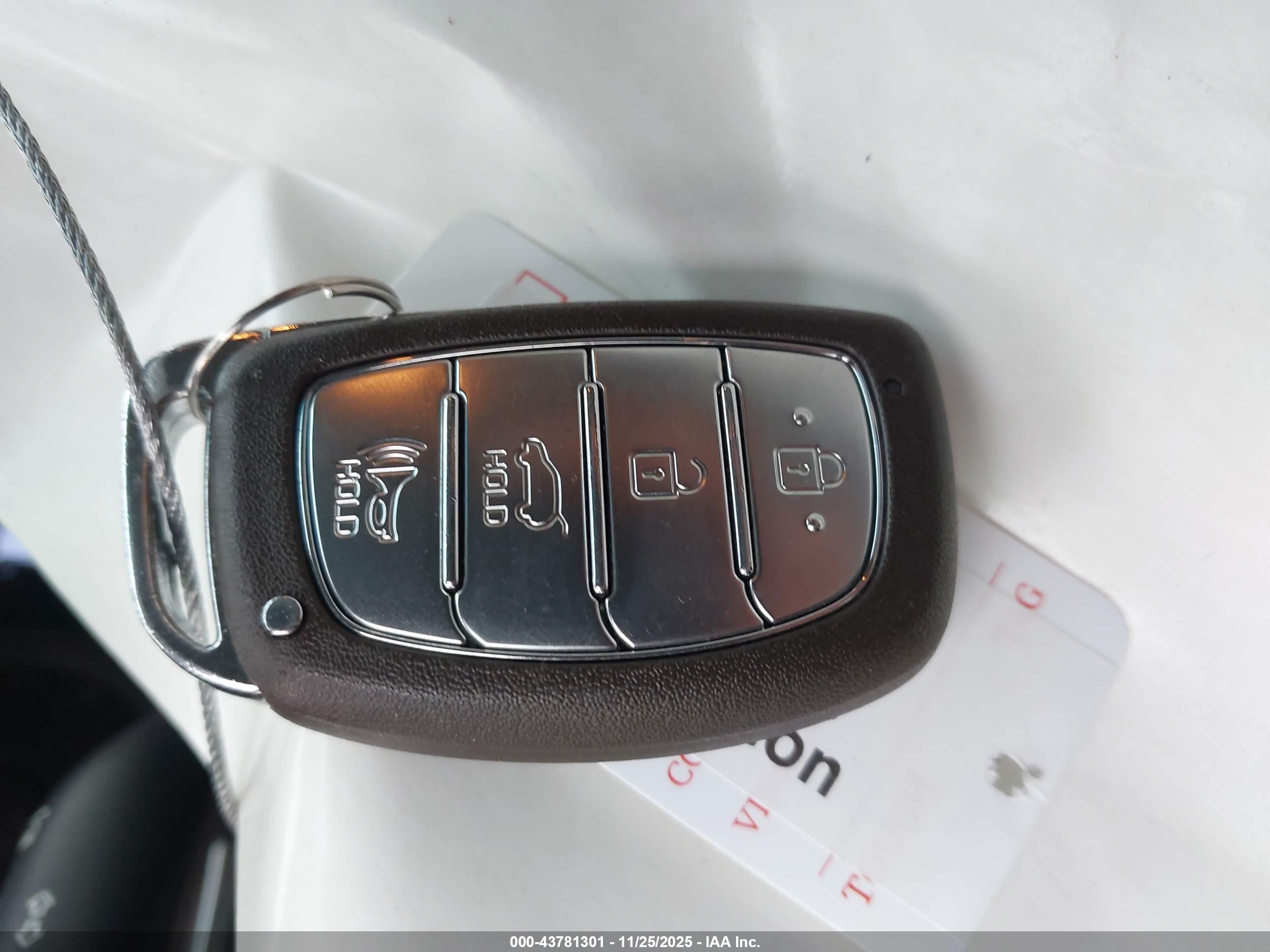 HYUNDAI TUCSON image 11