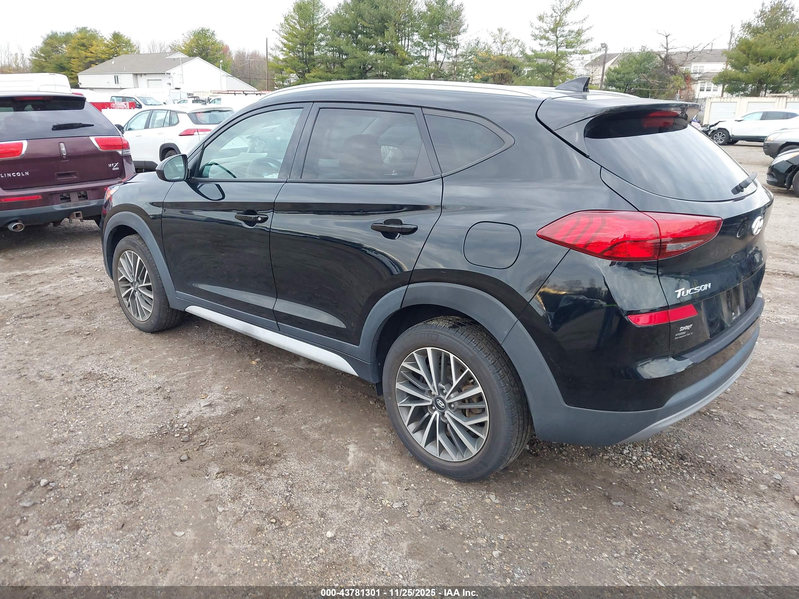 HYUNDAI TUCSON image 3