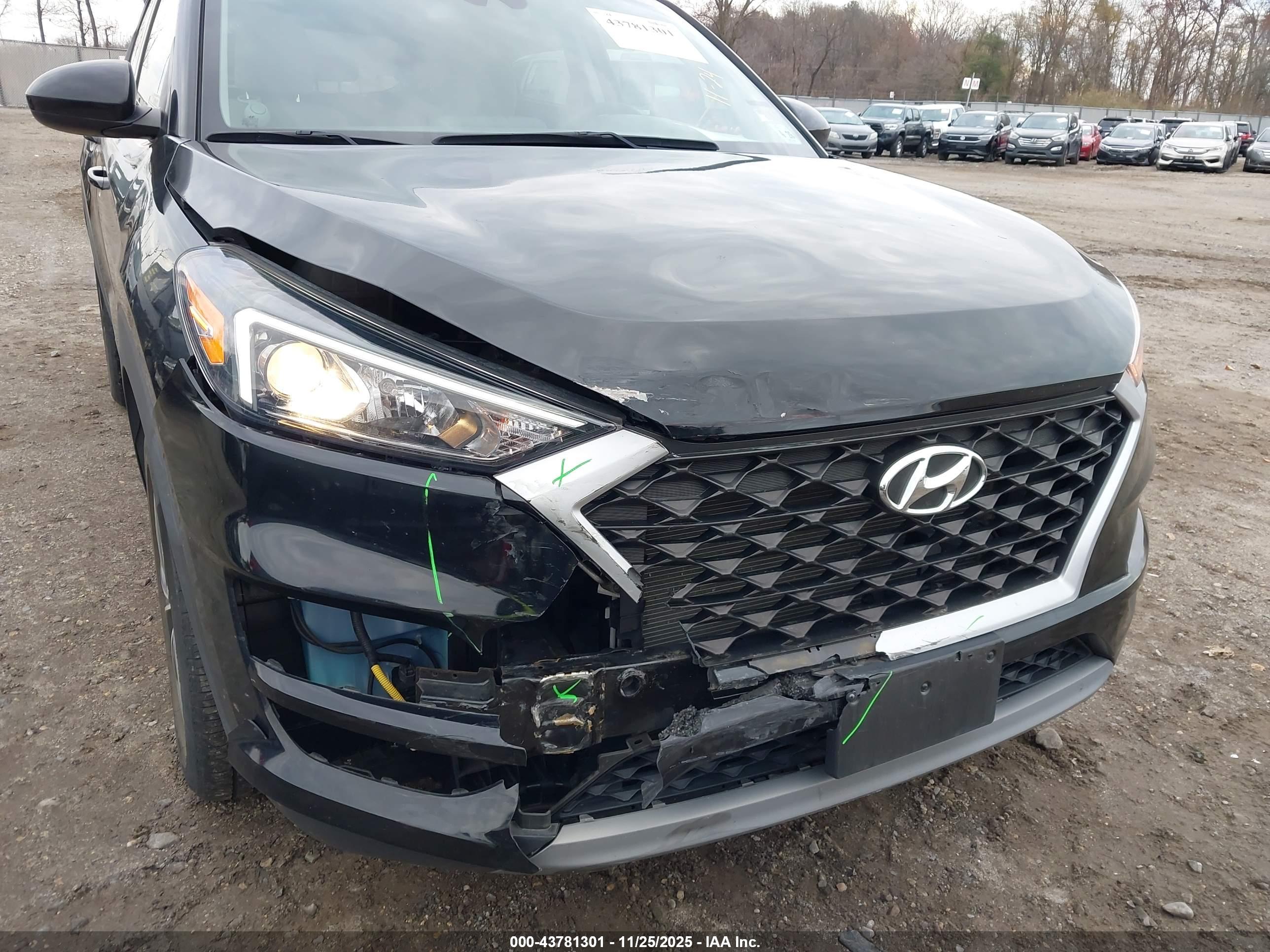 HYUNDAI TUCSON image 6