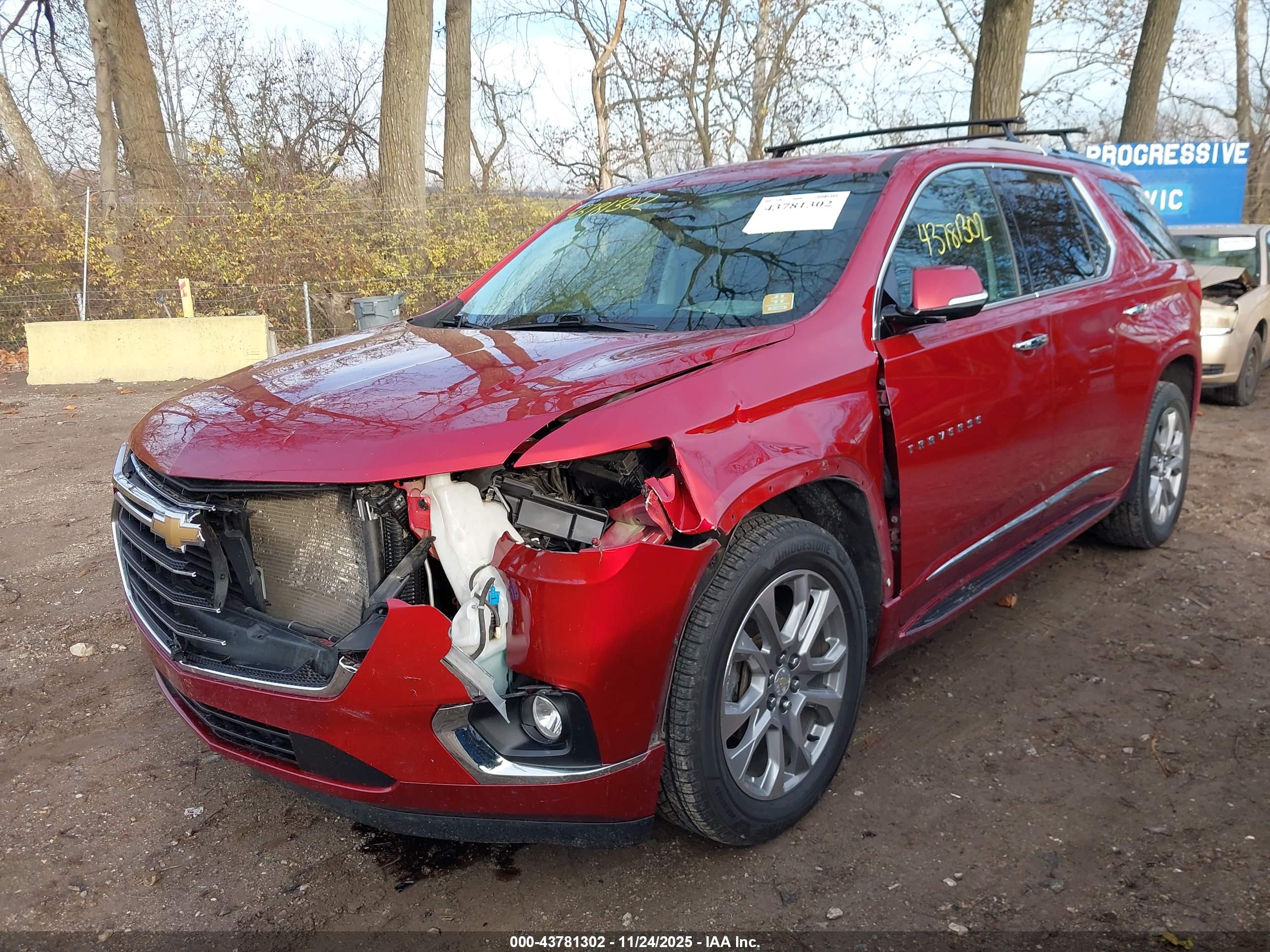 CHEVROLET TRAVERSE image 6