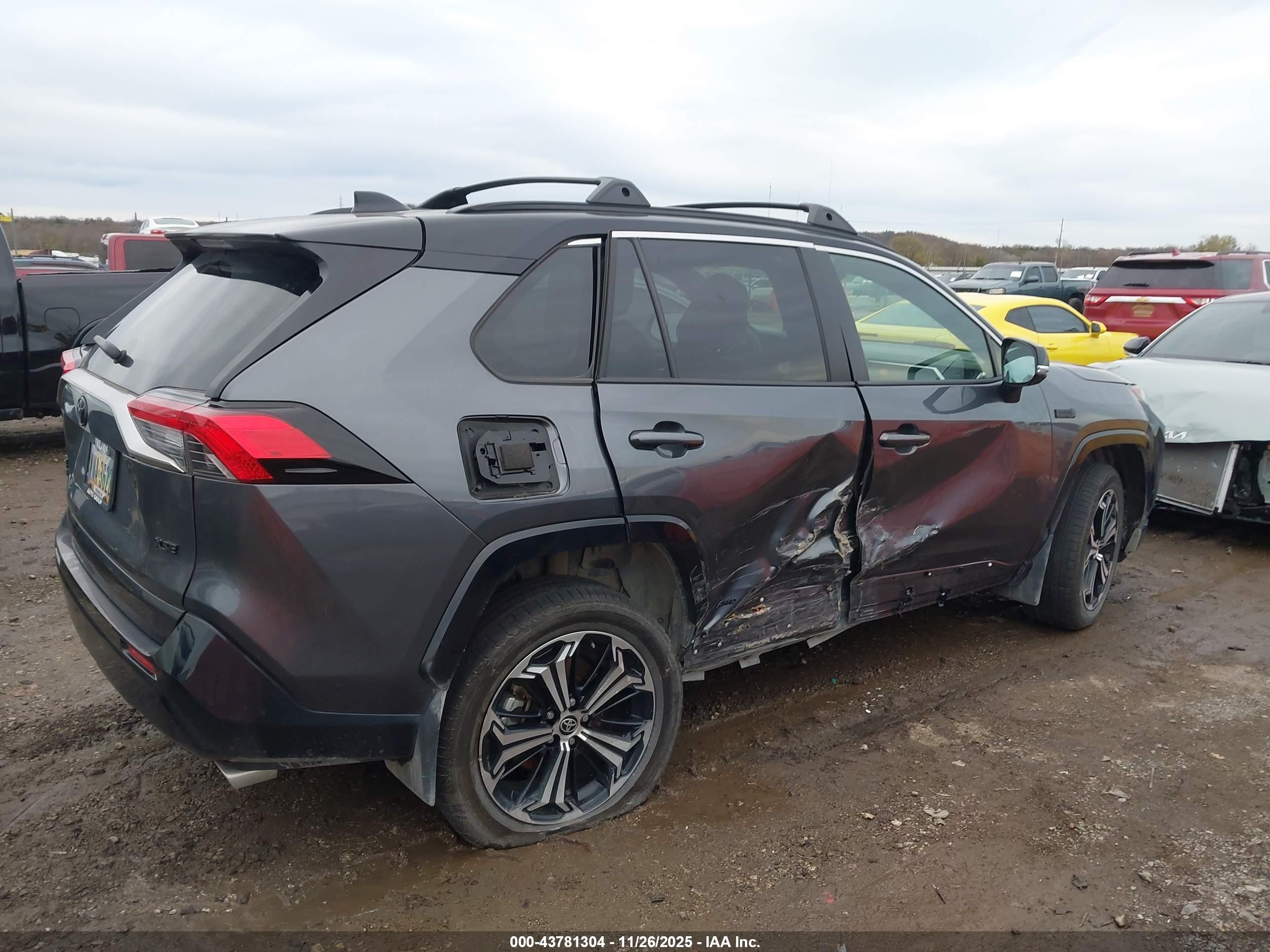 TOYOTA RAV4 image 4