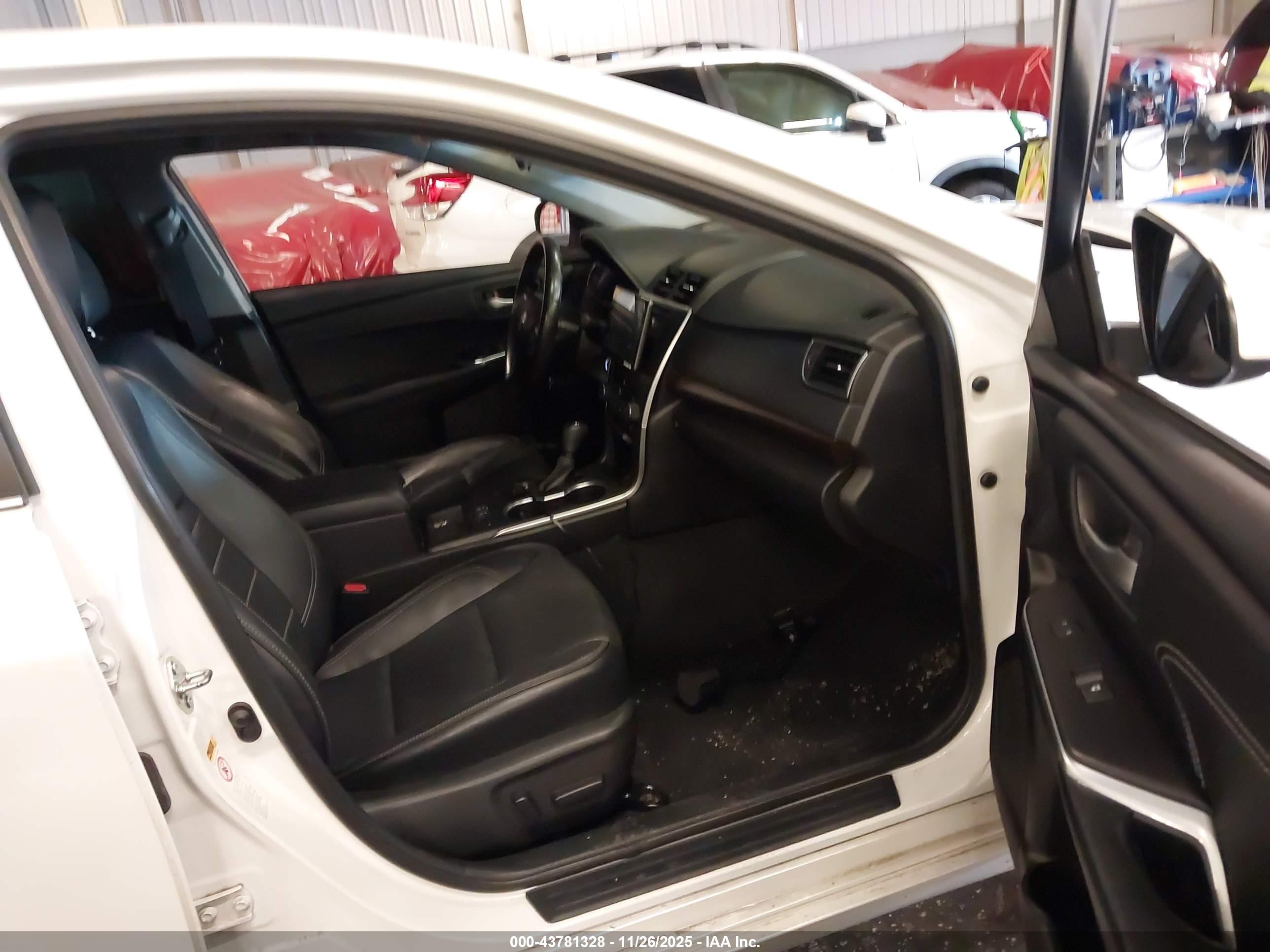 TOYOTA CAMRY image 5
