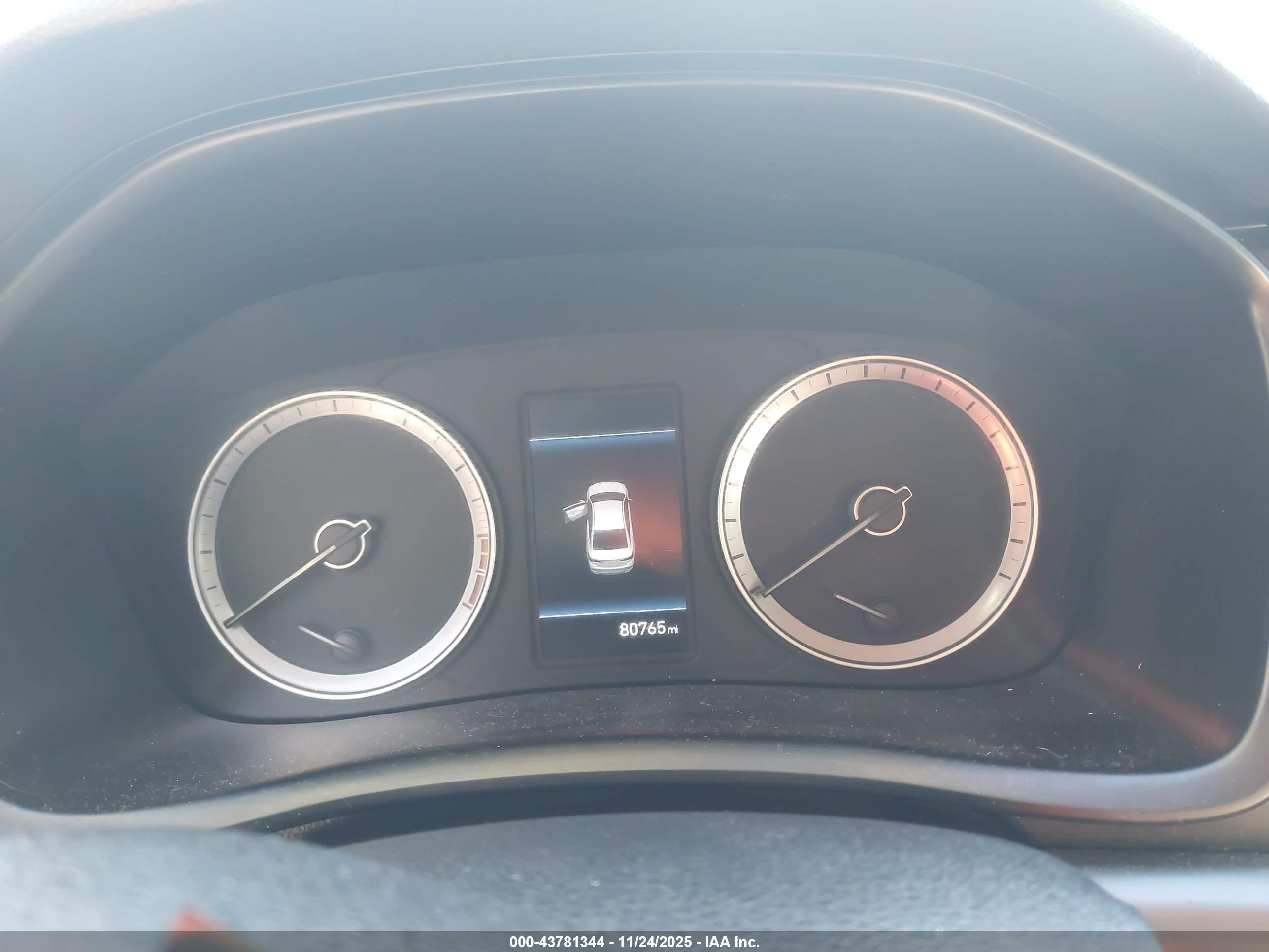 HYUNDAI SONATA image 7