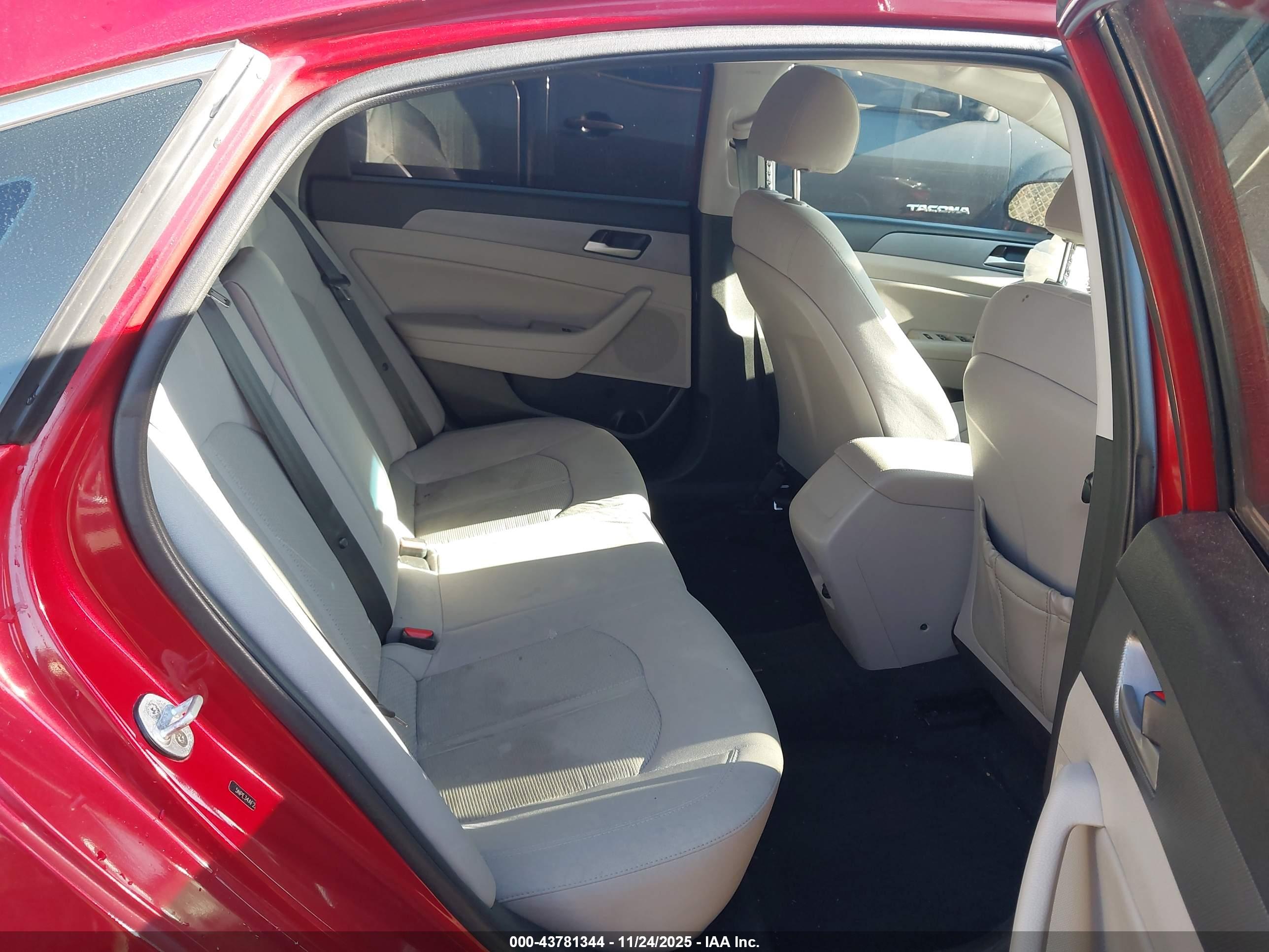 HYUNDAI SONATA image 8
