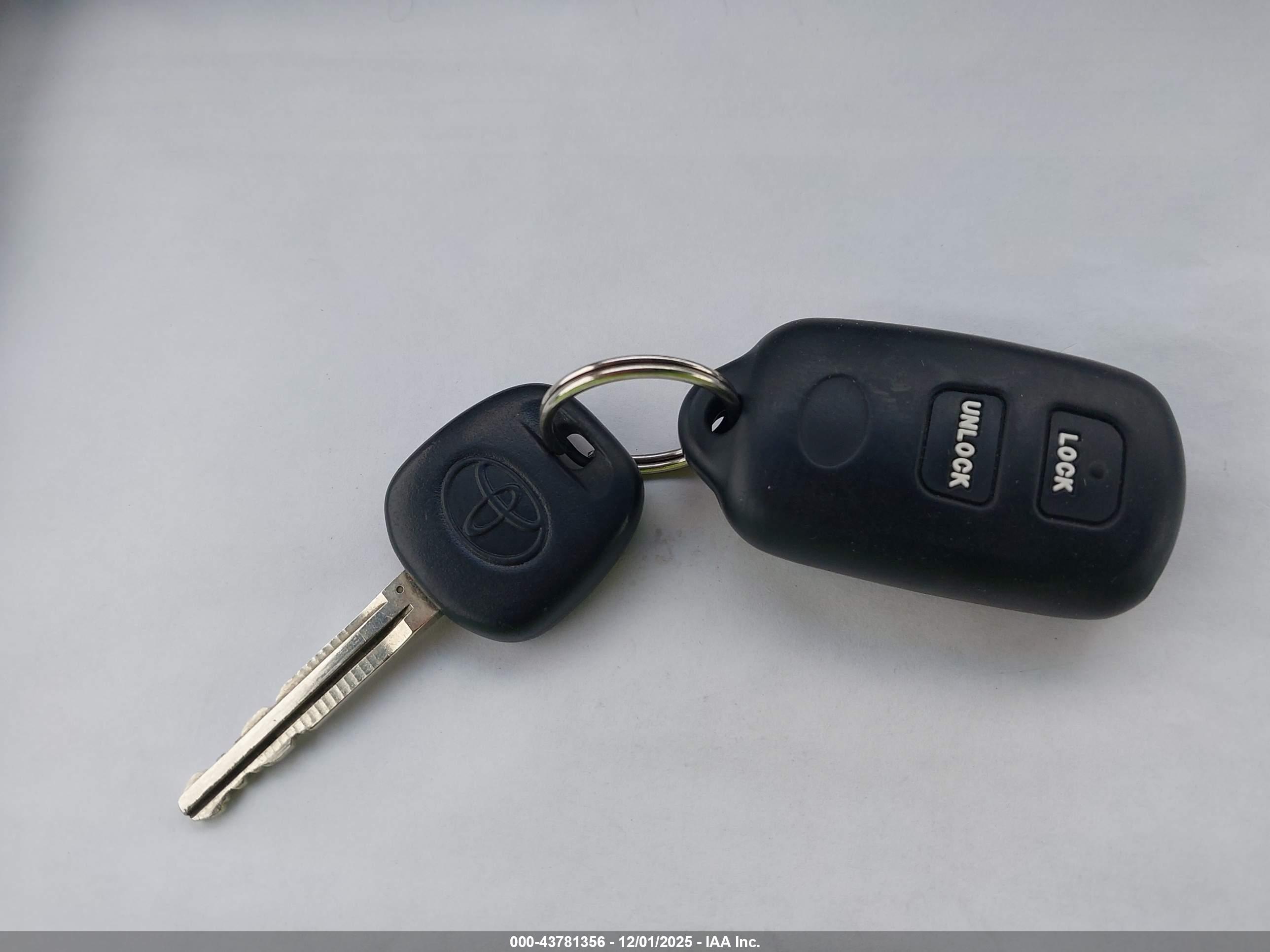 TOYOTA COROLLA image 11