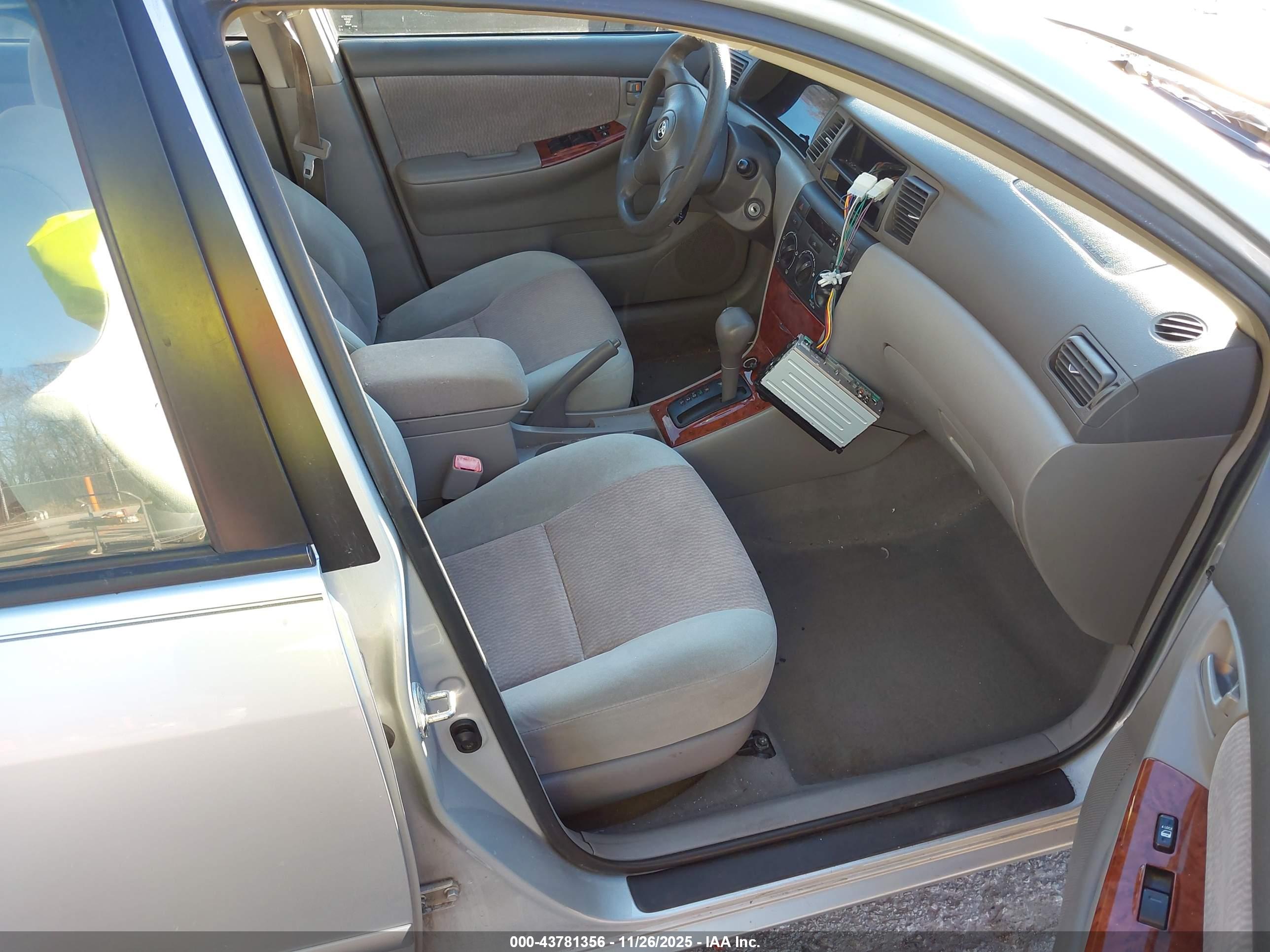 TOYOTA COROLLA image 5